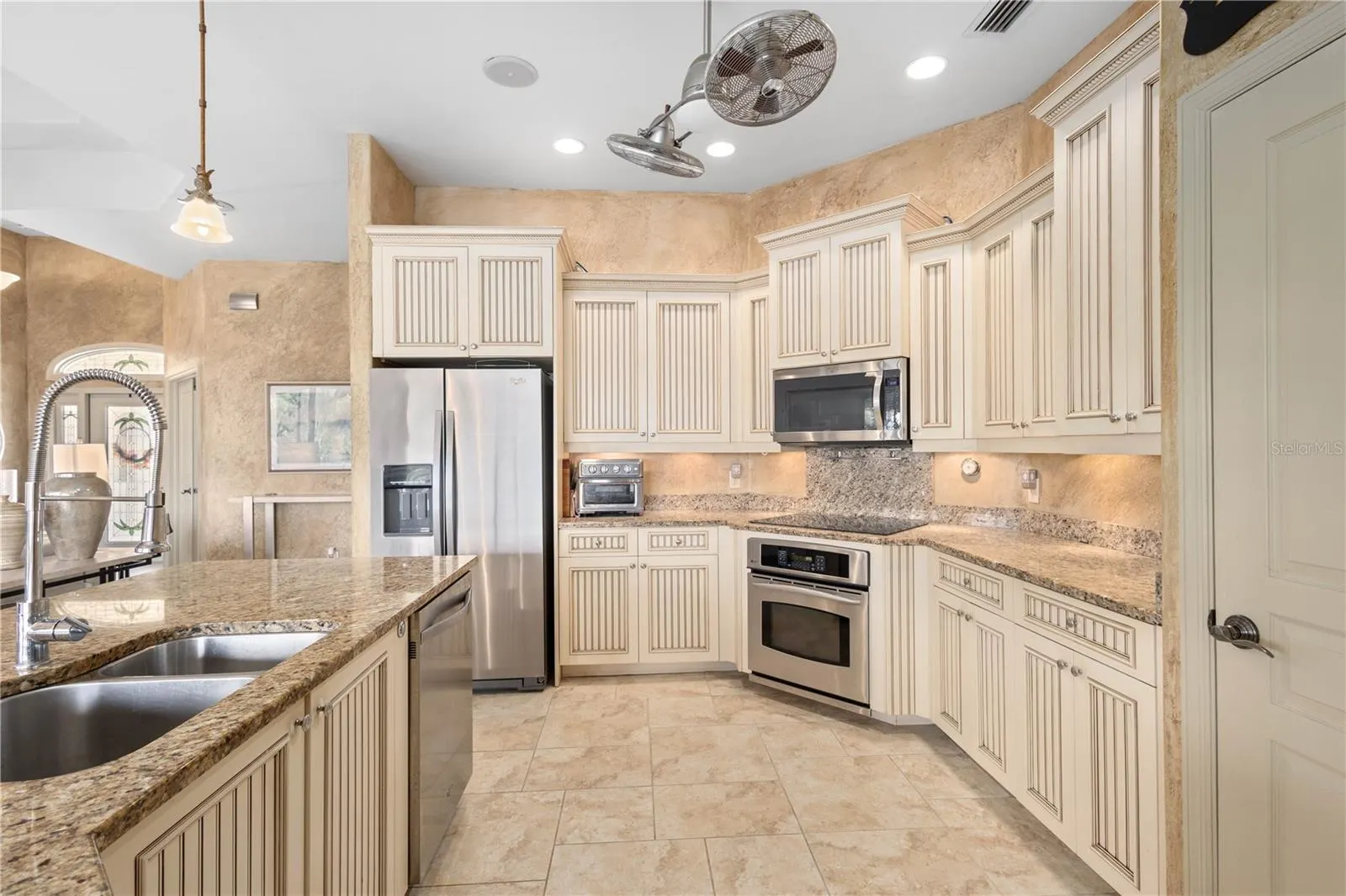 150 COUSLEY DR SE