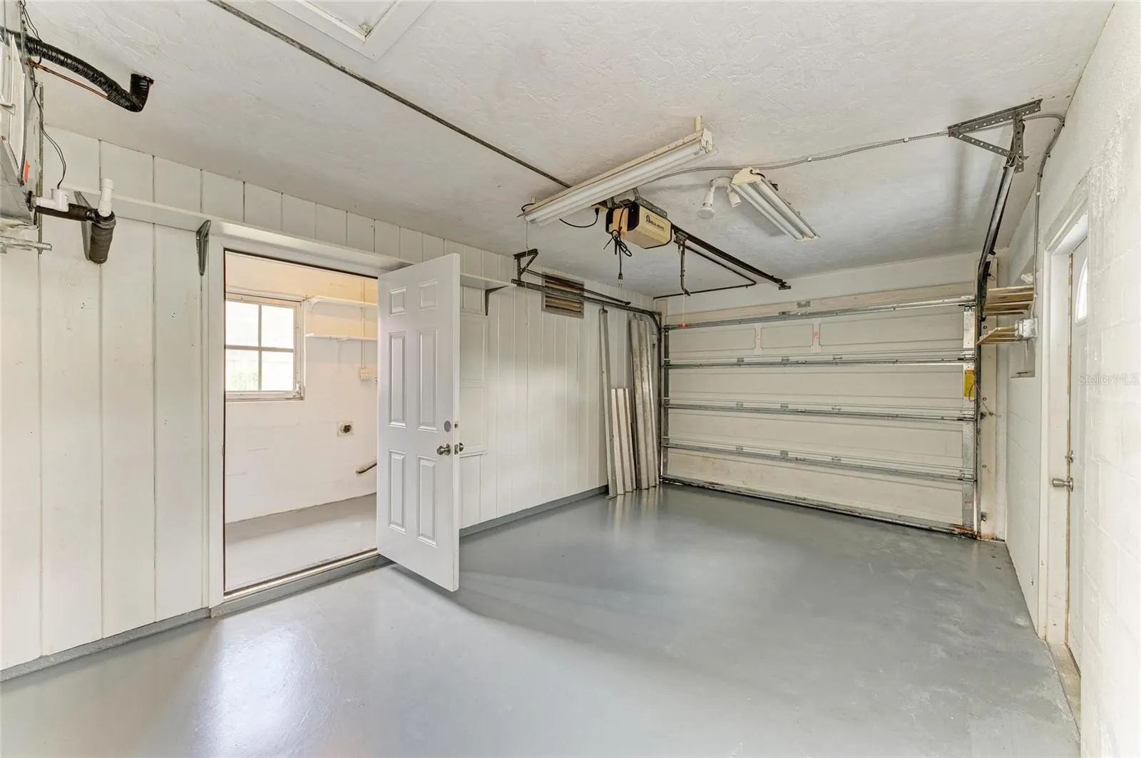 136 BAYVIEW DR