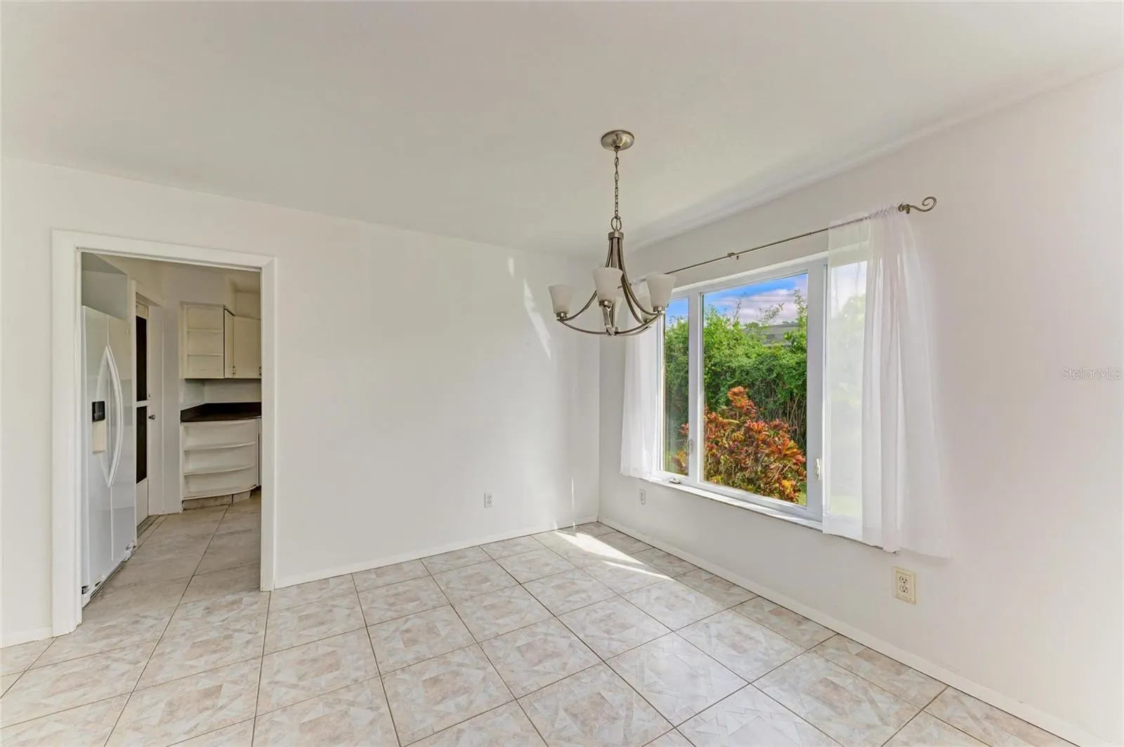 136 BAYVIEW DR