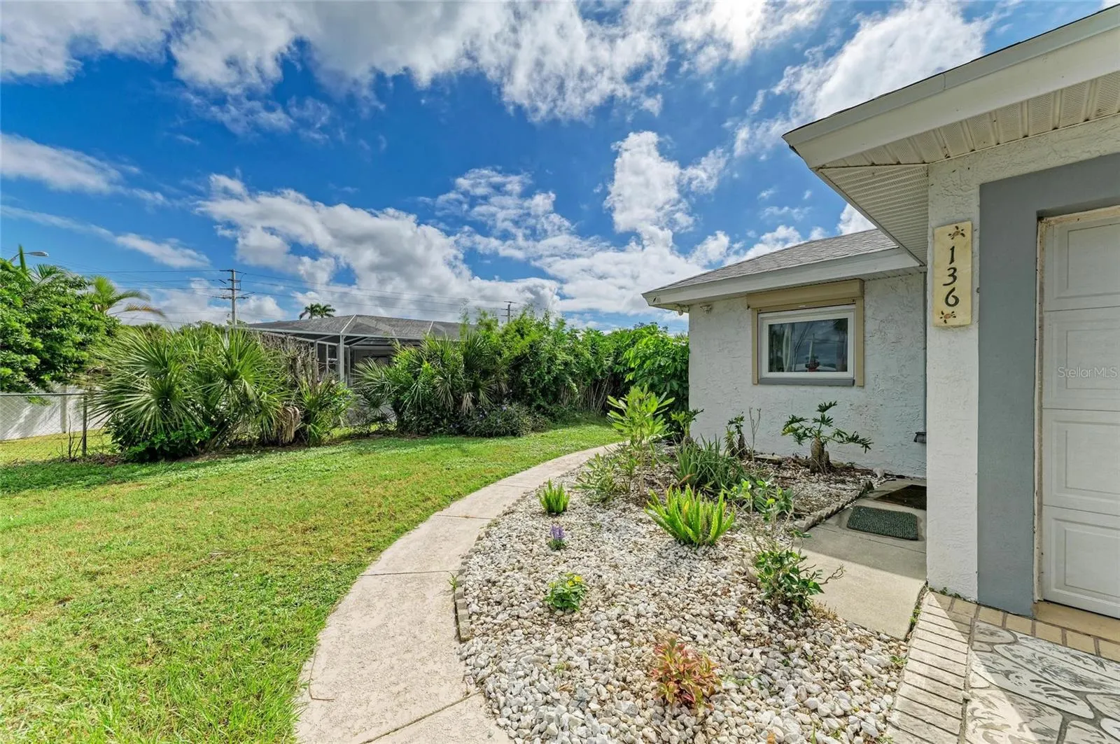 136 BAYVIEW DR
