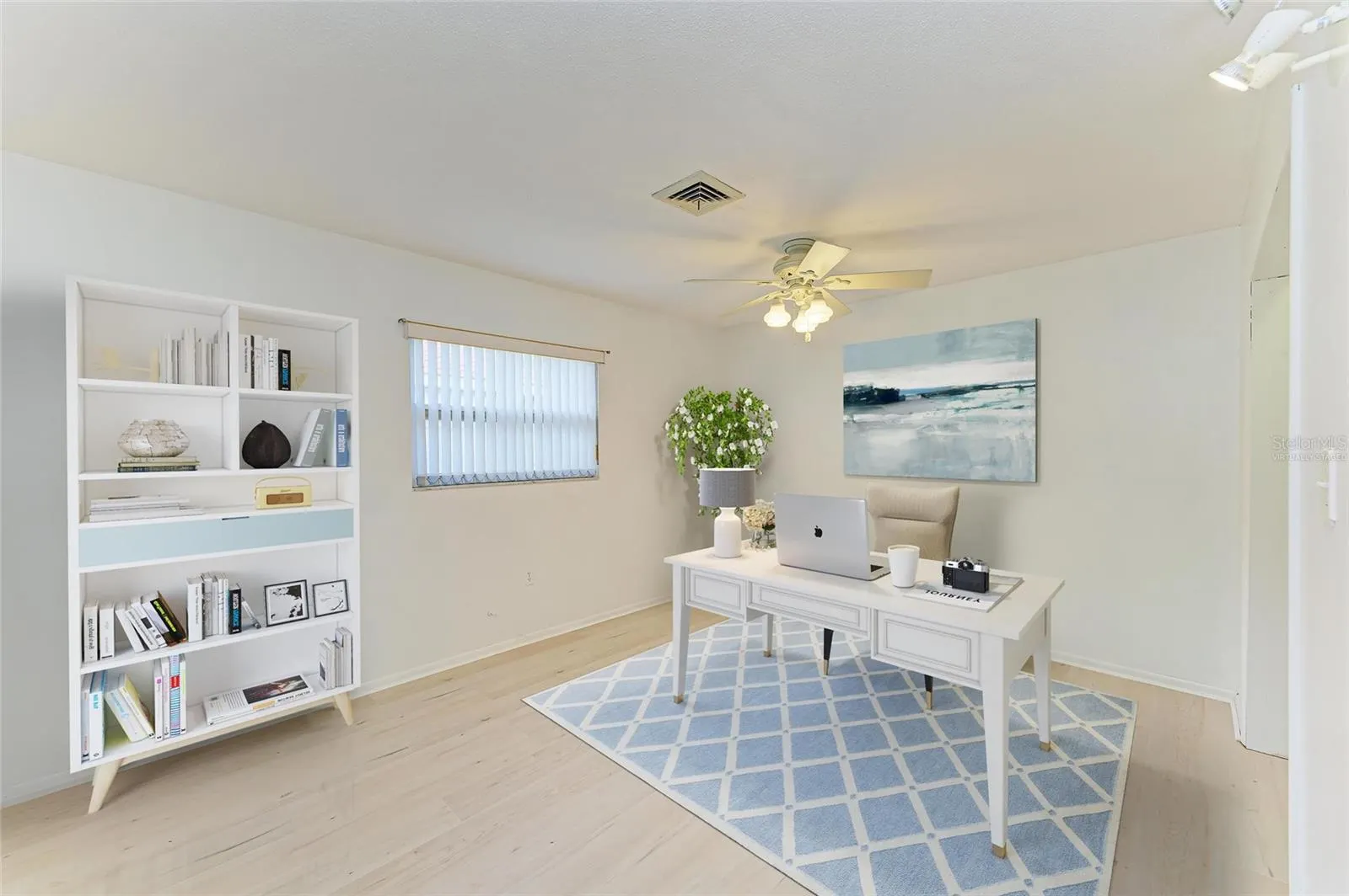 136 BAYVIEW DR