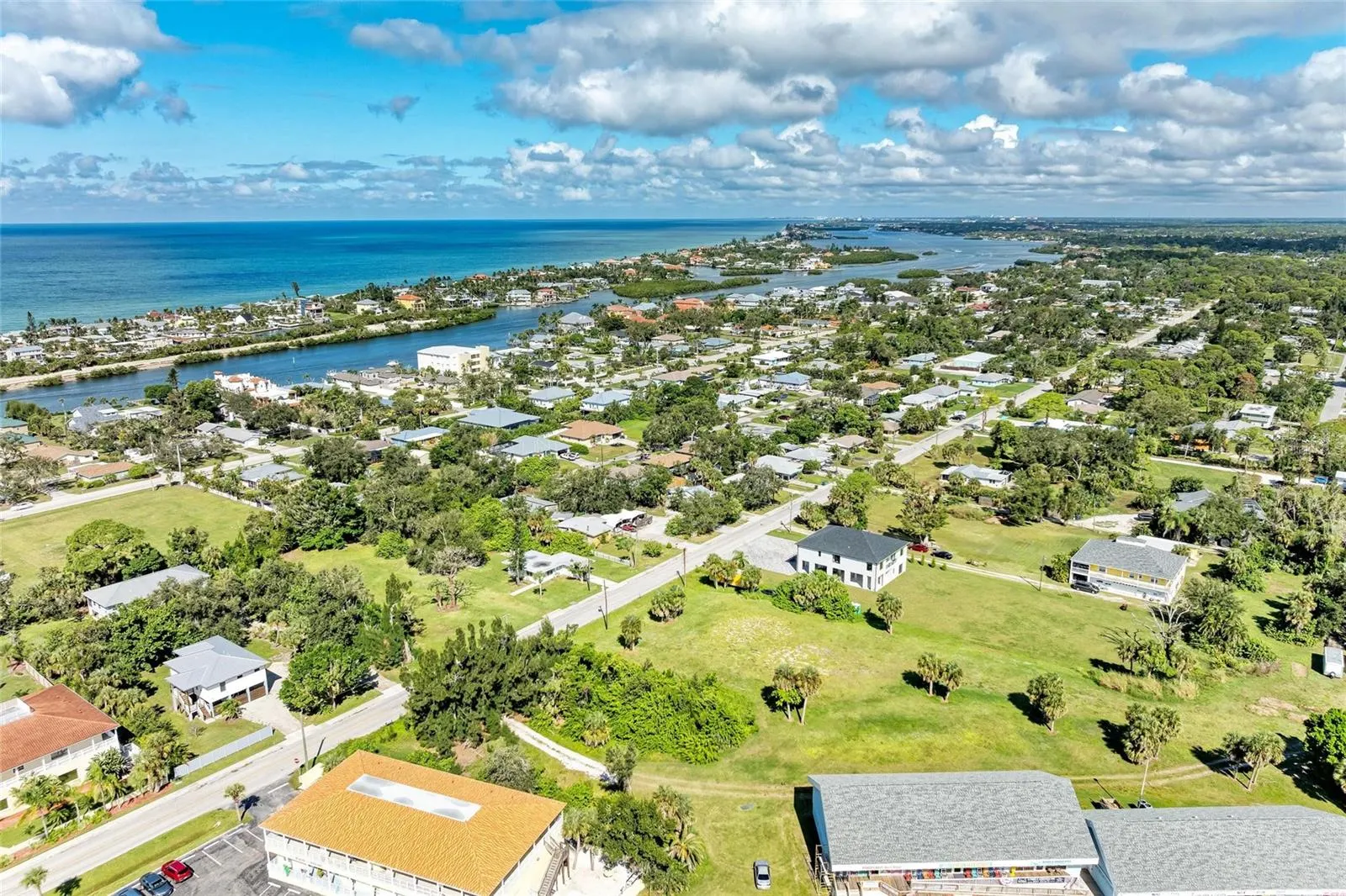 136 BAYVIEW DR