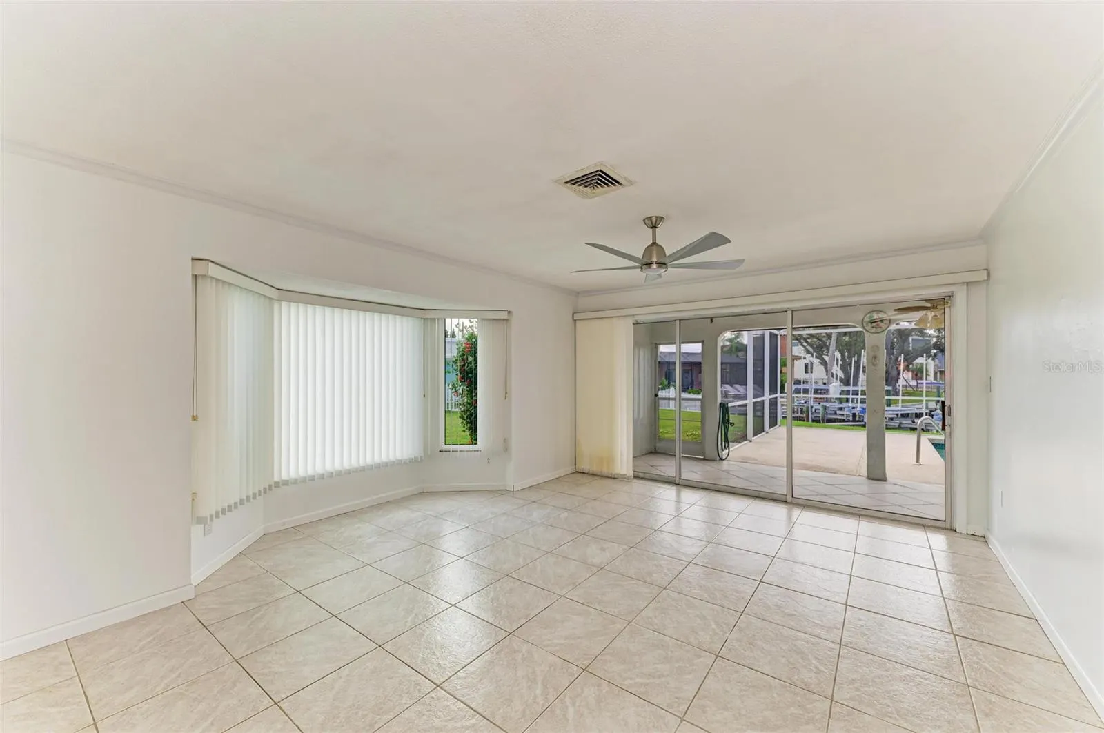 136 BAYVIEW DR