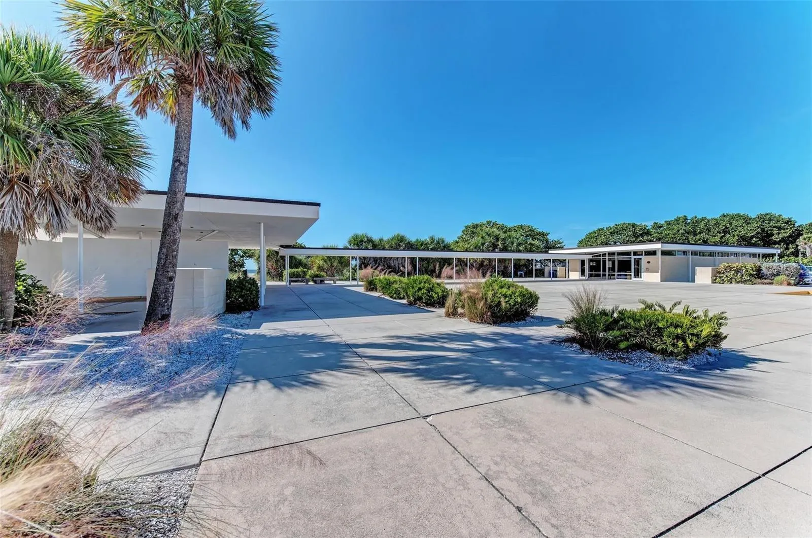 136 BAYVIEW DR