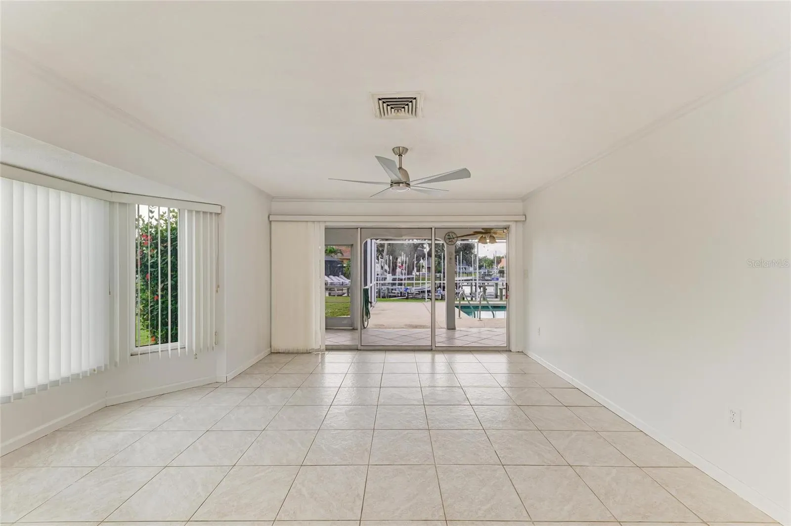 136 BAYVIEW DR