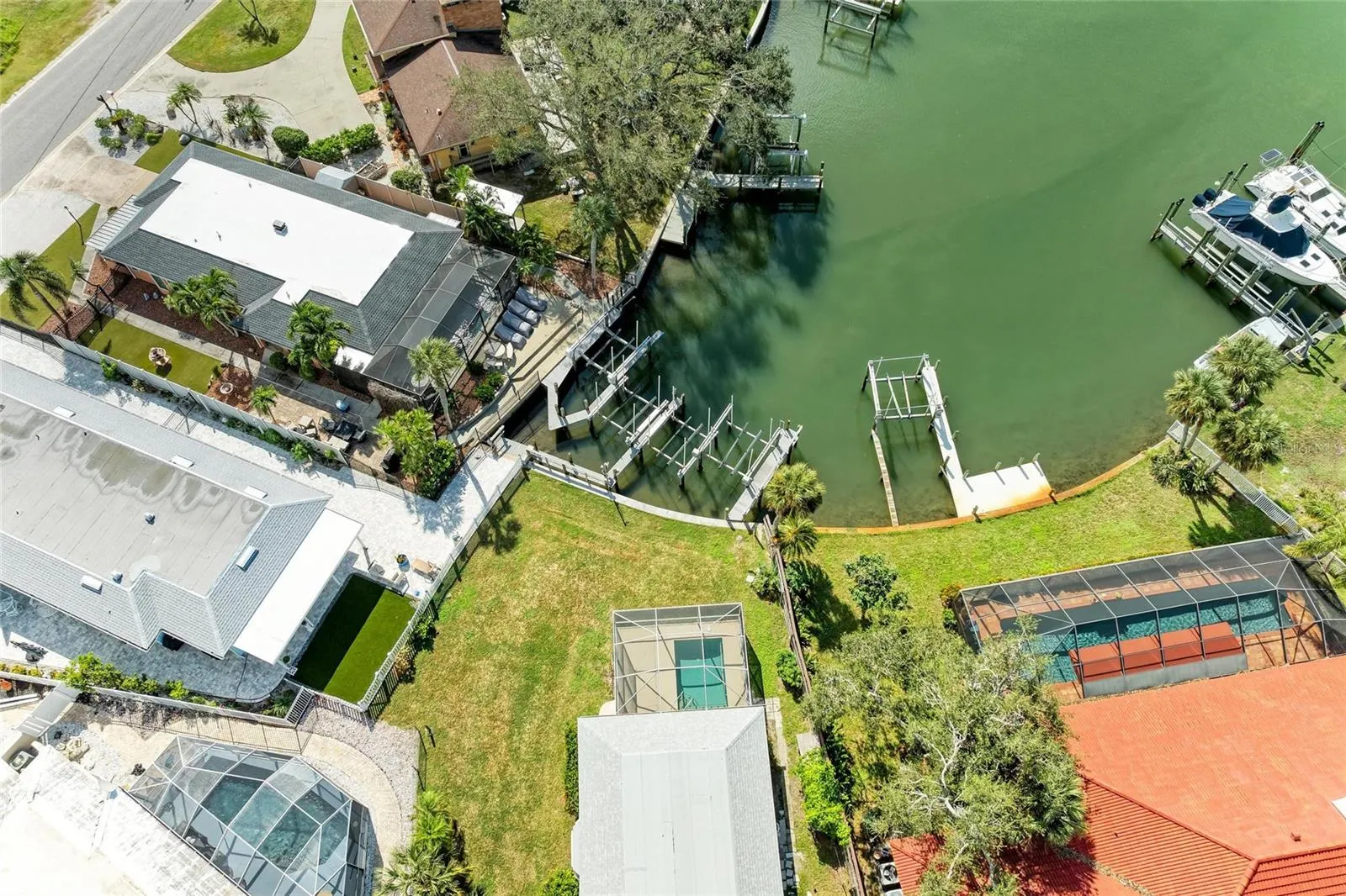 136 BAYVIEW DR