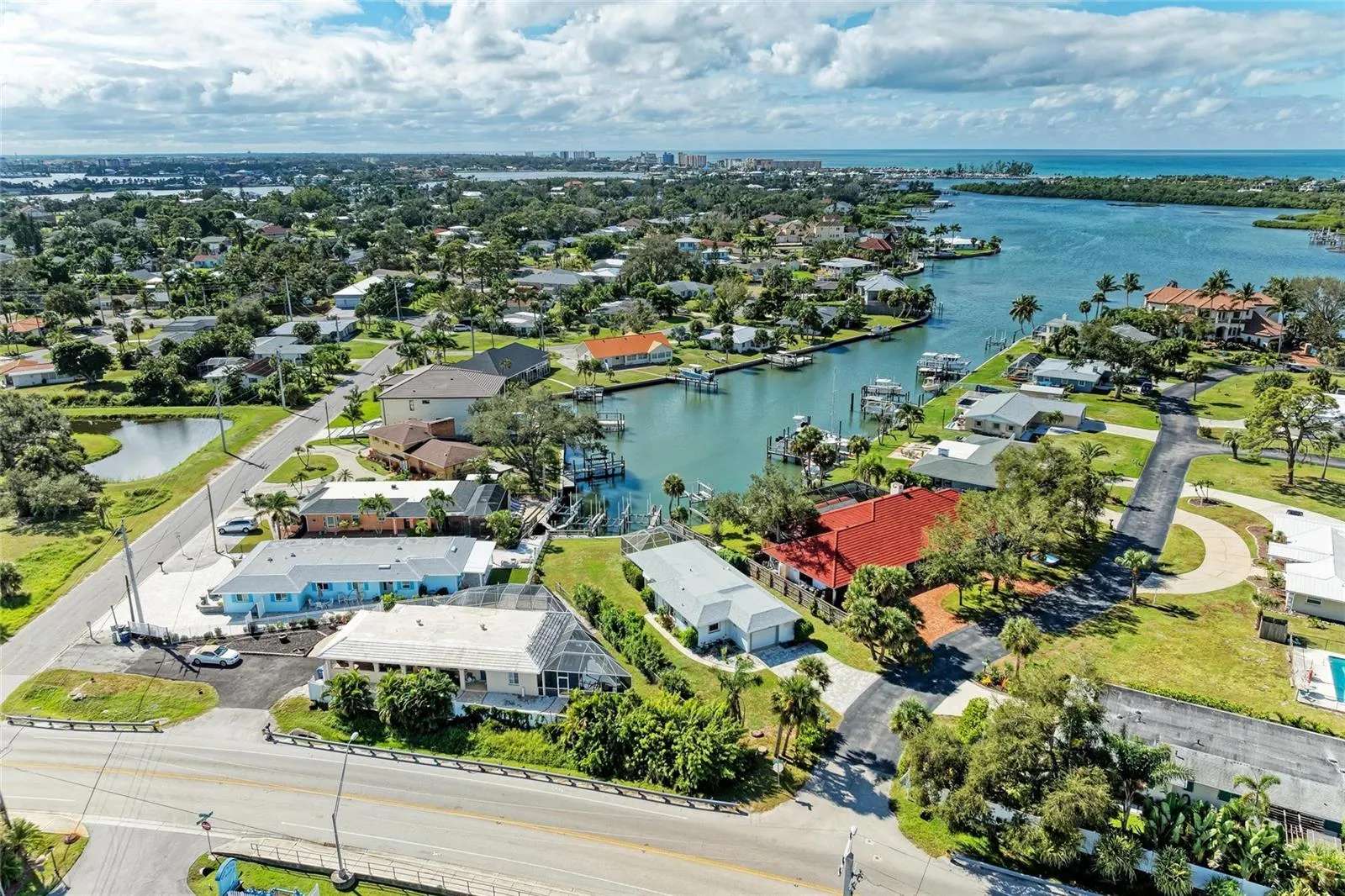 136 BAYVIEW DR