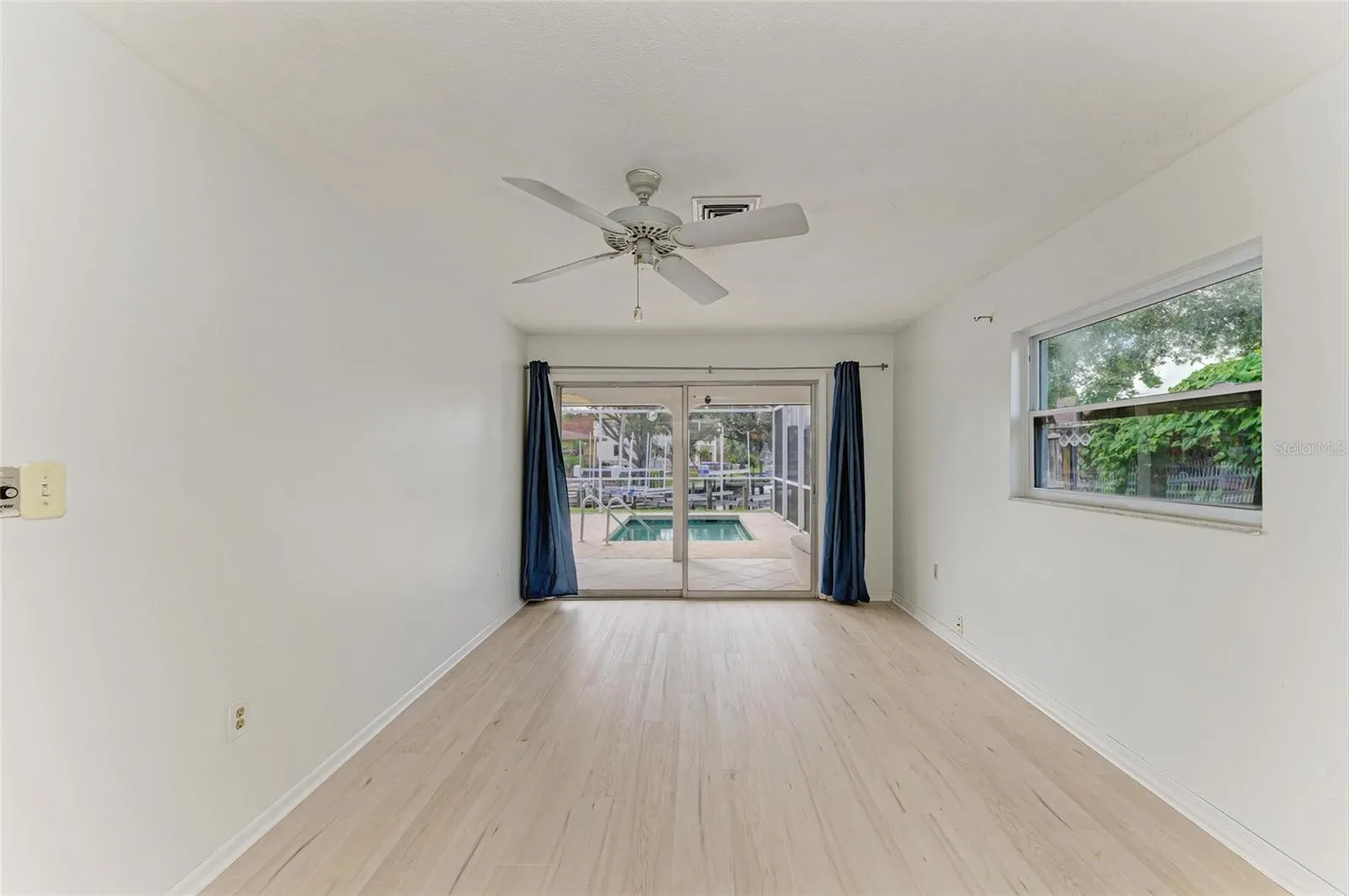 136 BAYVIEW DR