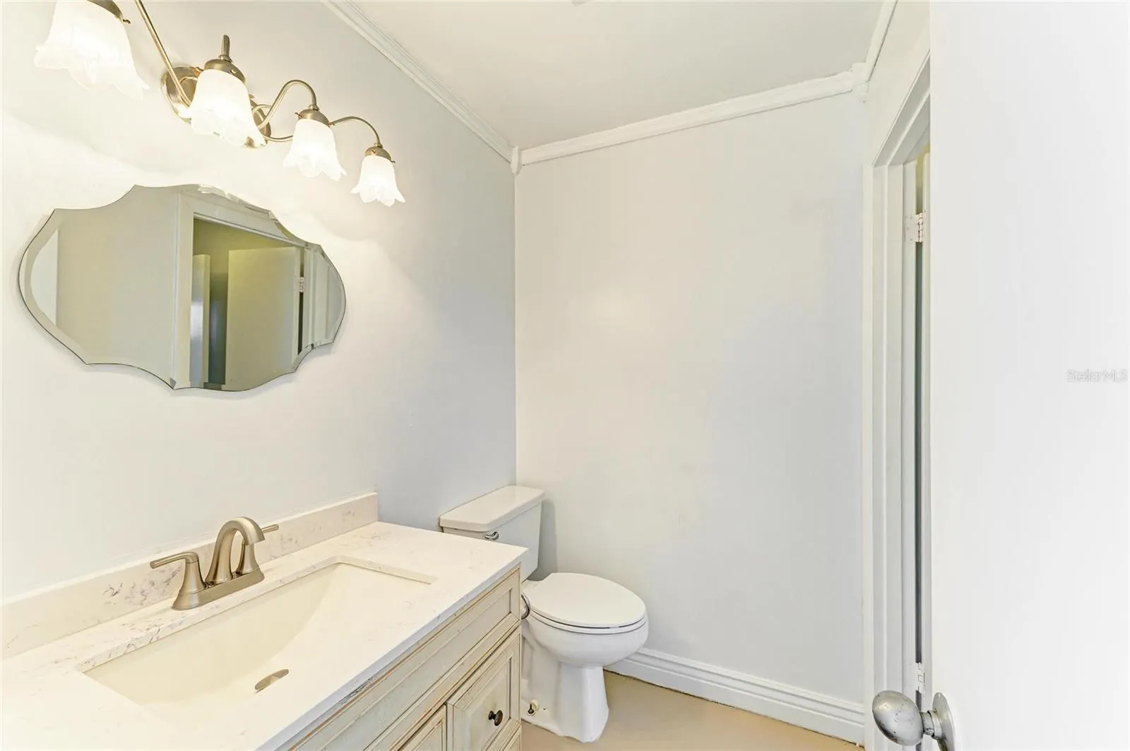 136 BAYVIEW DR