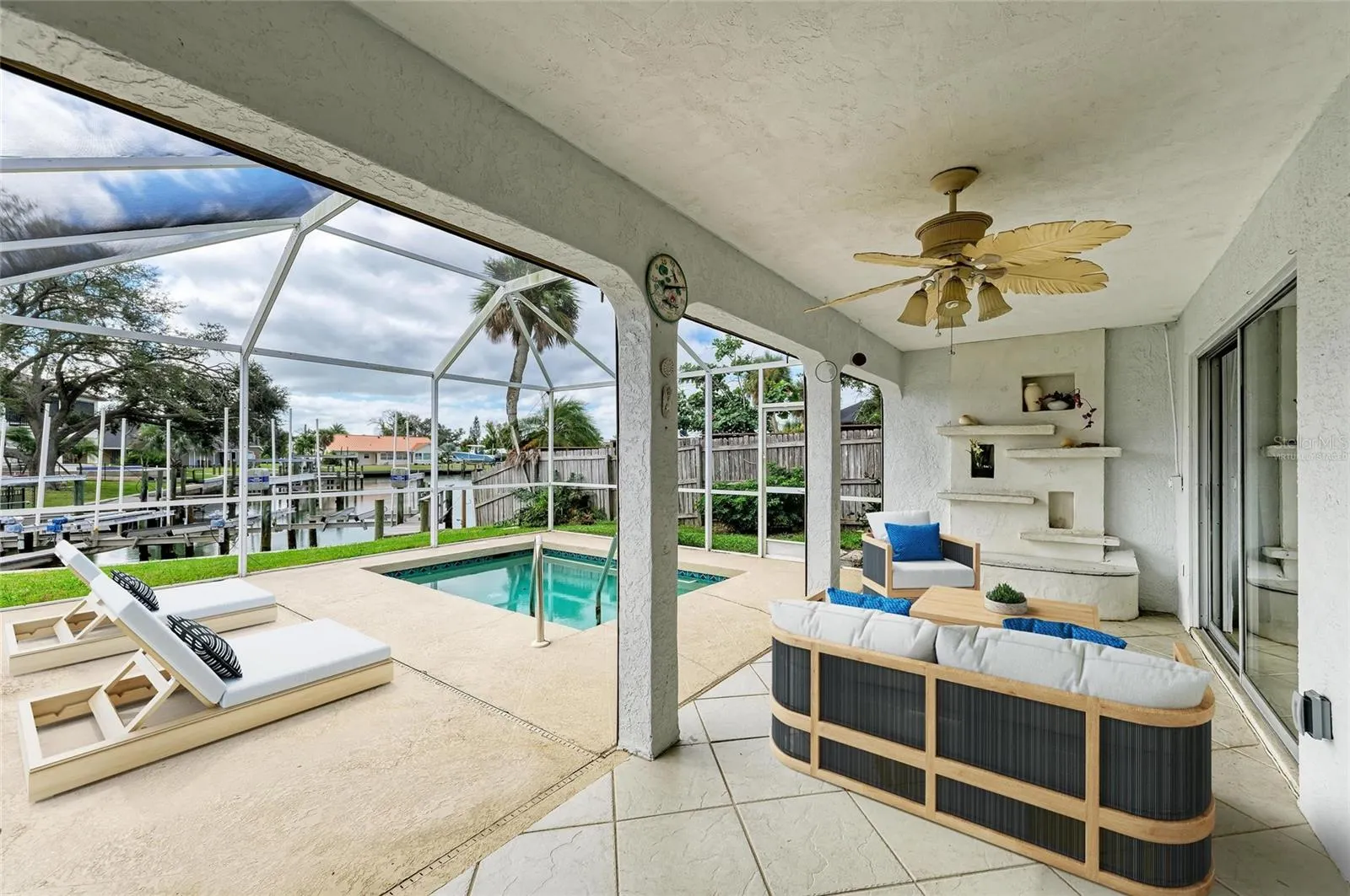 136 BAYVIEW DR