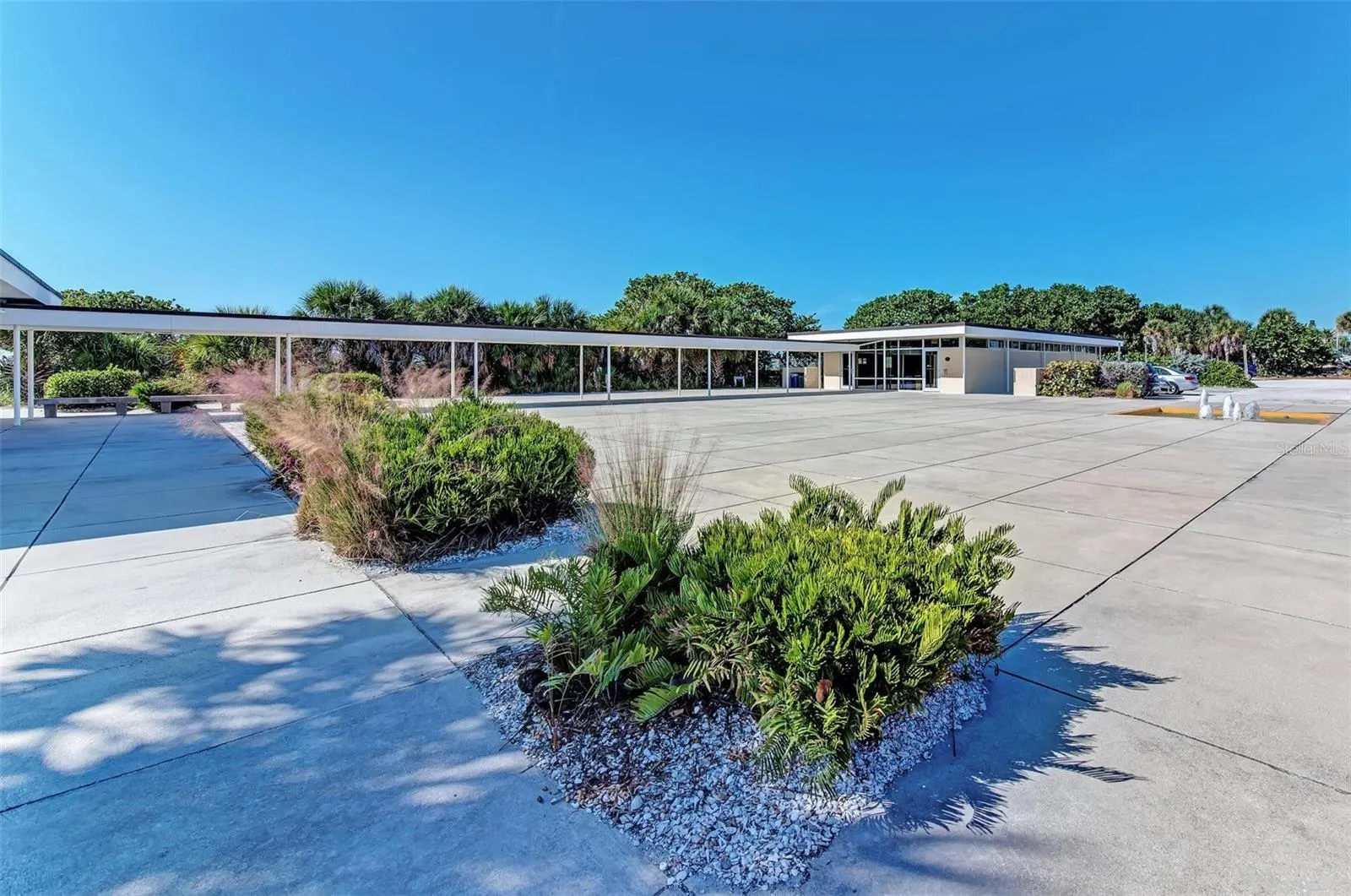 136 BAYVIEW DR