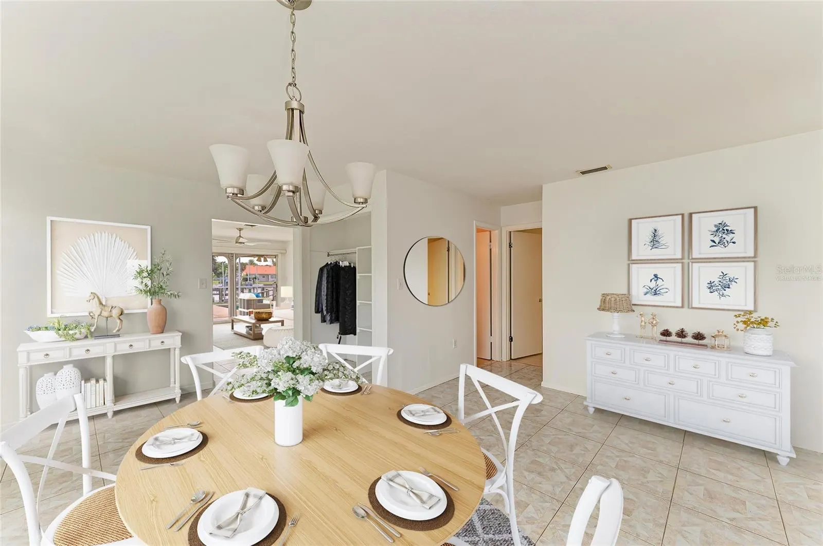 136 BAYVIEW DR