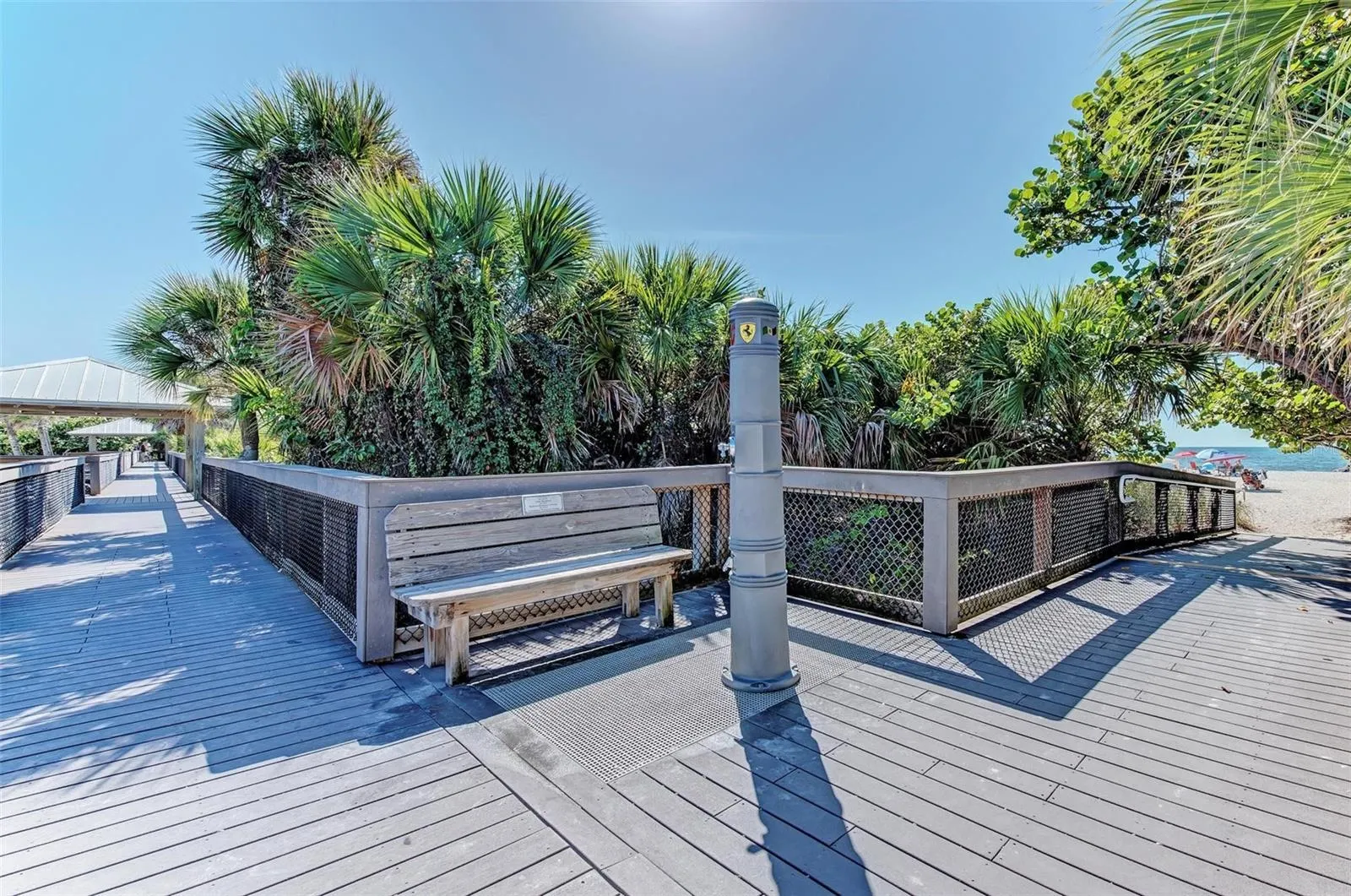 136 BAYVIEW DR