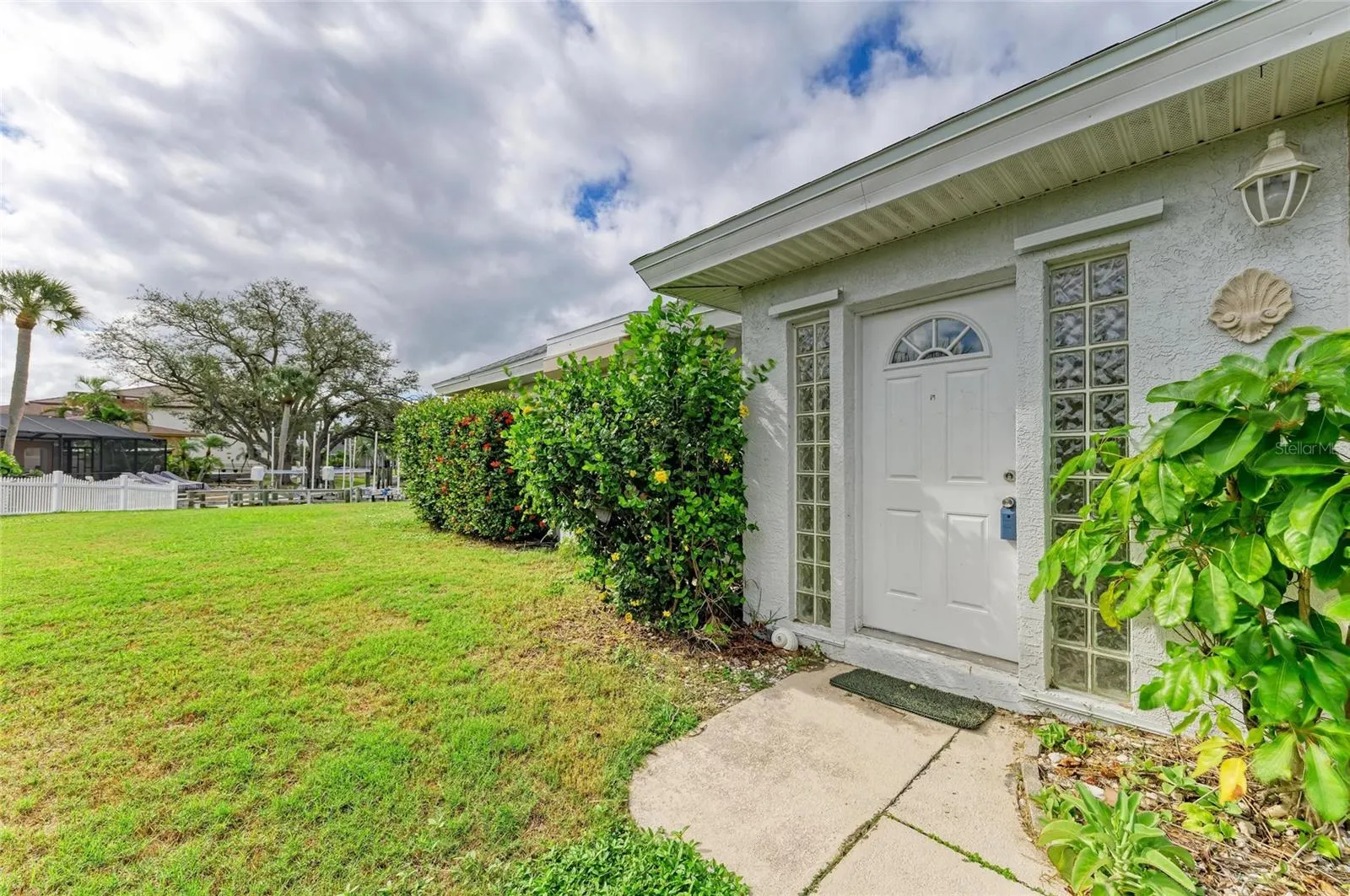 136 BAYVIEW DR