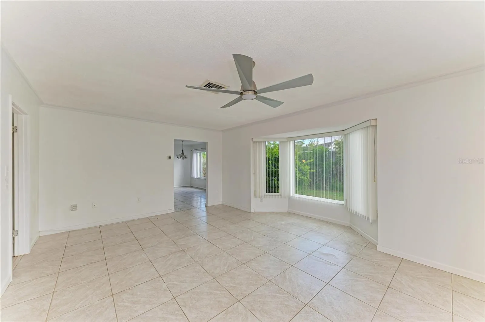 136 BAYVIEW DR