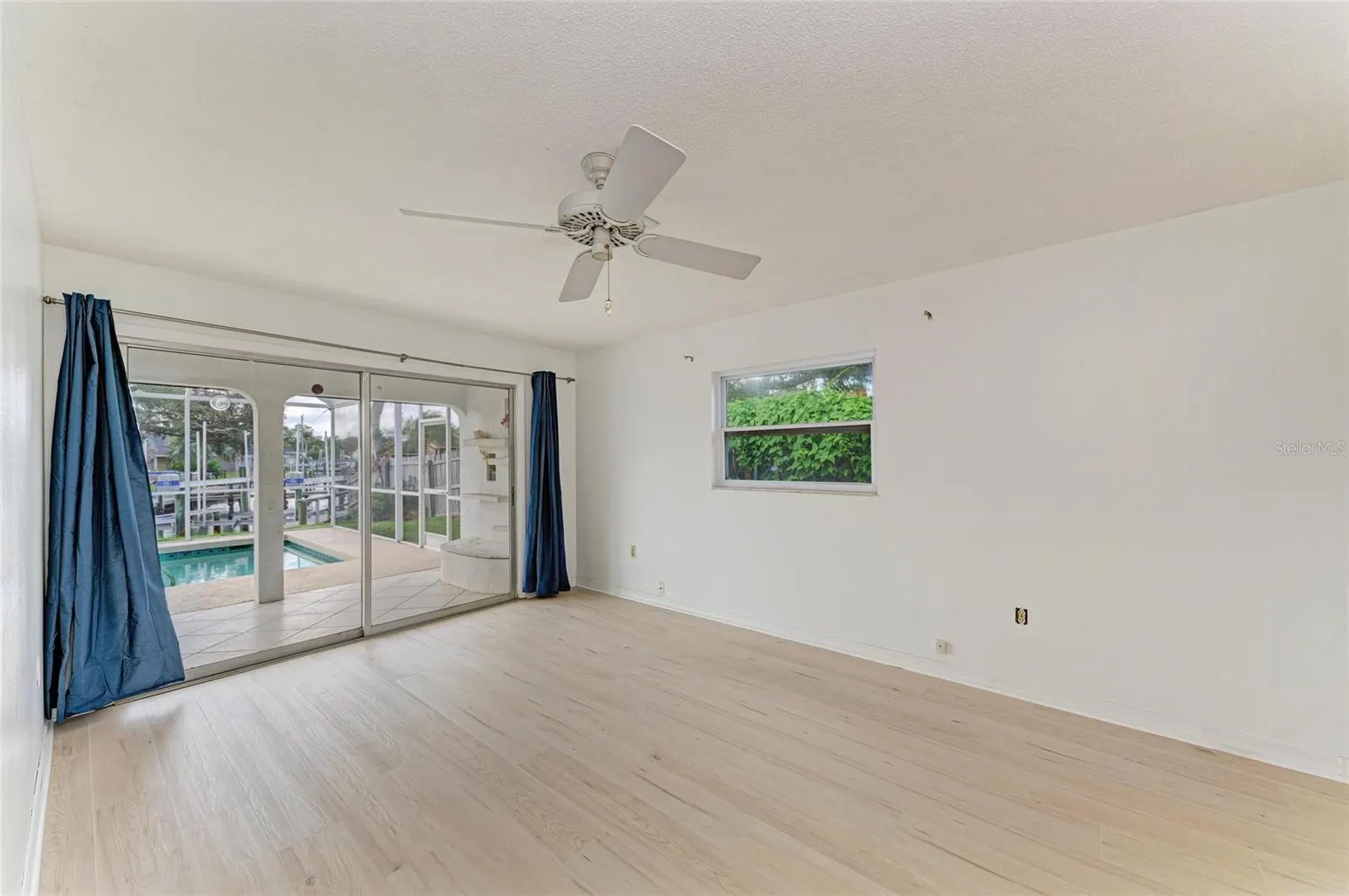 136 BAYVIEW DR