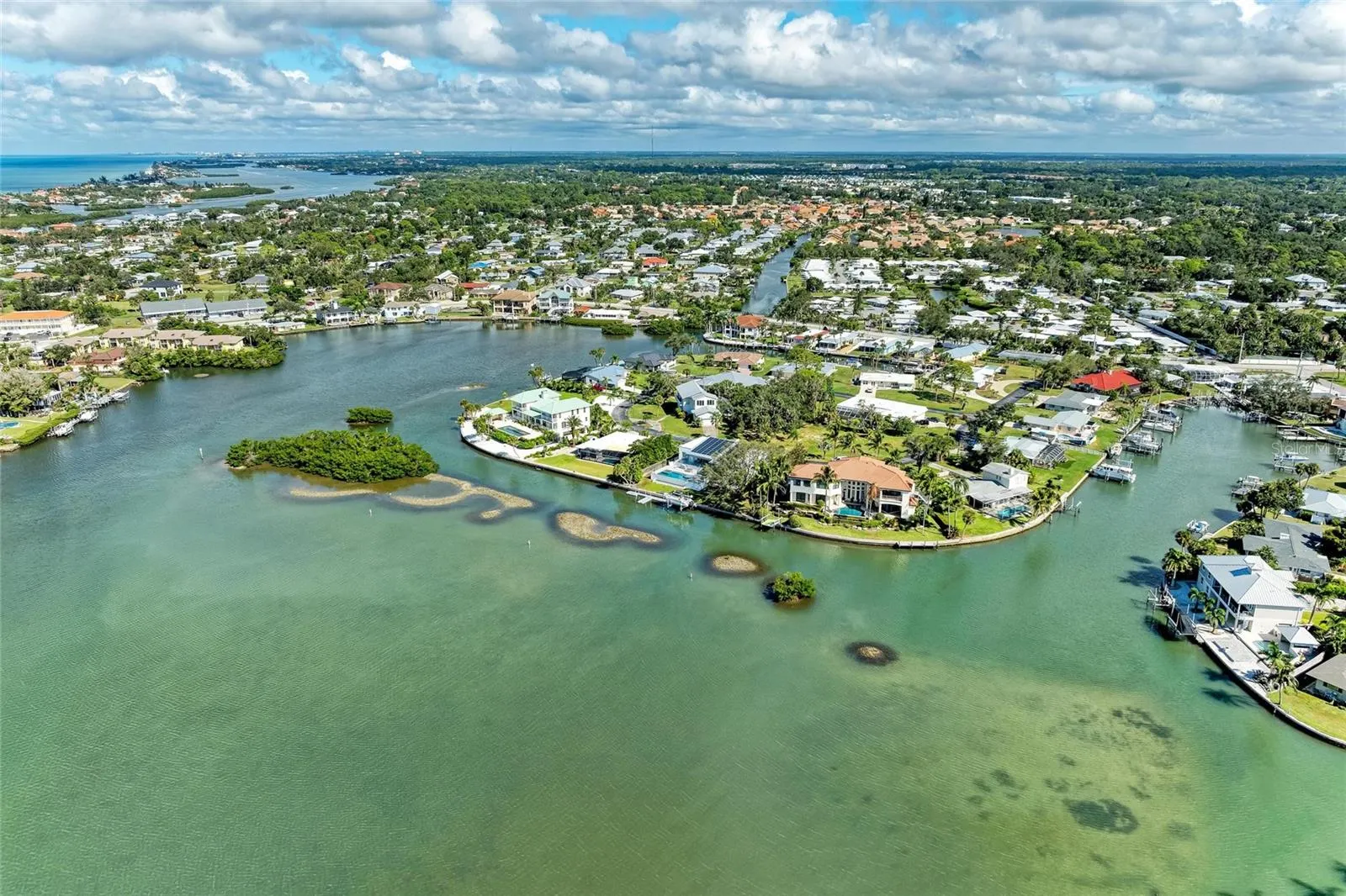 136 BAYVIEW DR