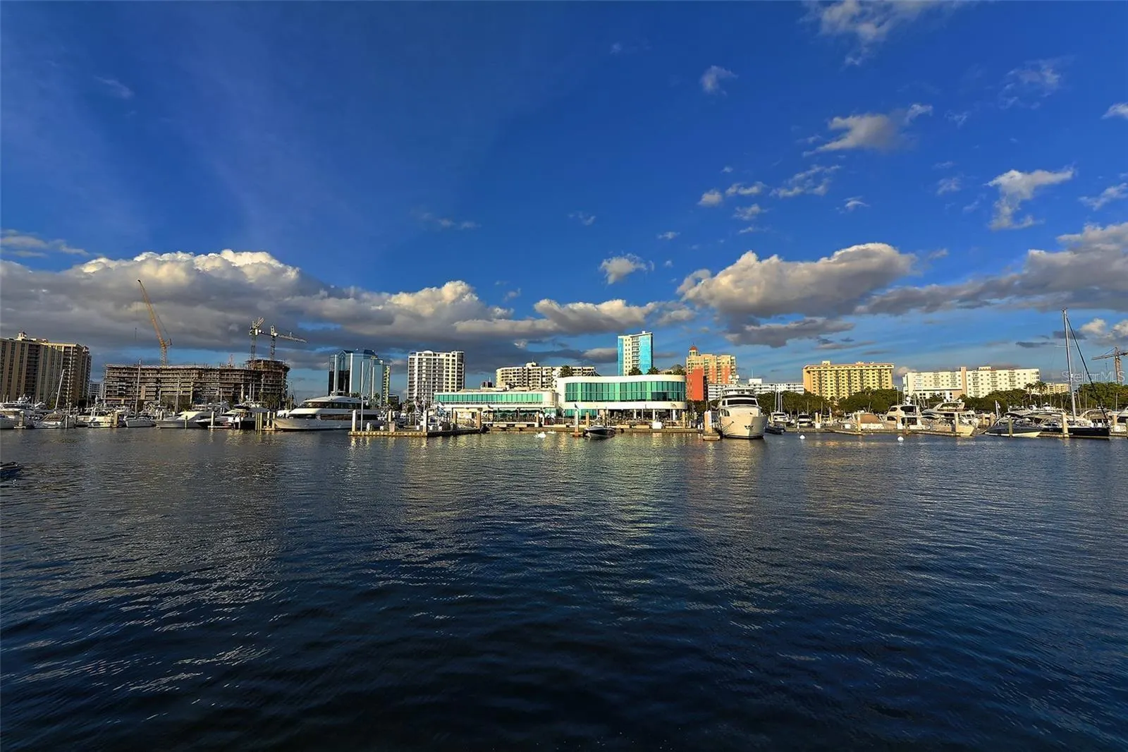 1513 OAK ST #18, #18