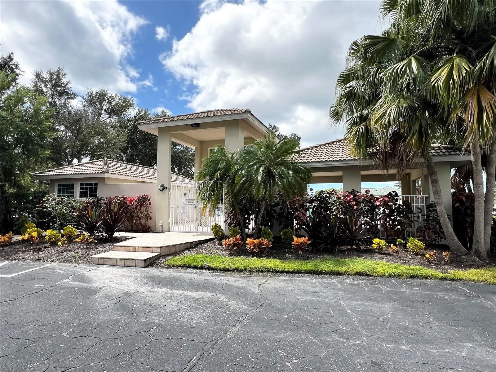 7463 RIDGE RD