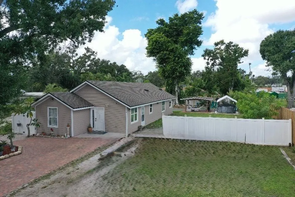 2804 11TH STREET CT E