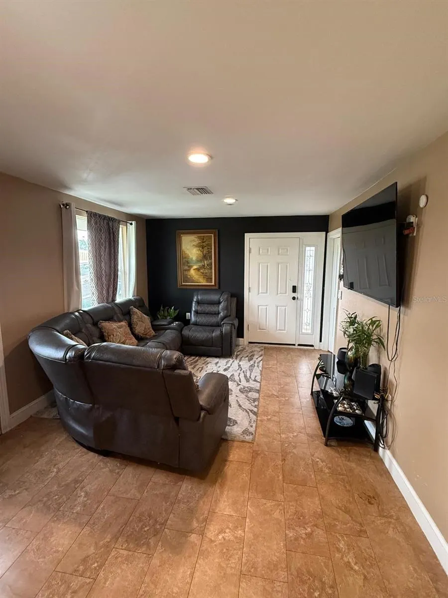 2804 11TH STREET CT E