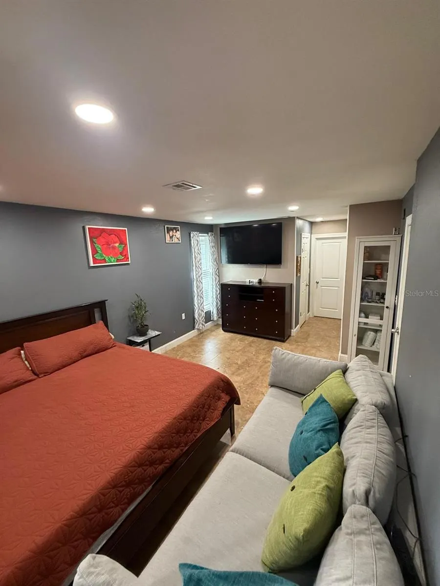 2804 11TH STREET CT E
