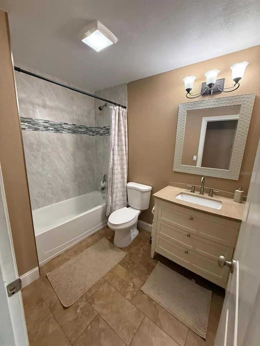 2804 11TH STREET CT E