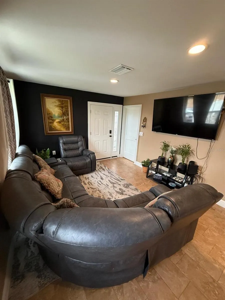 2804 11TH STREET CT E