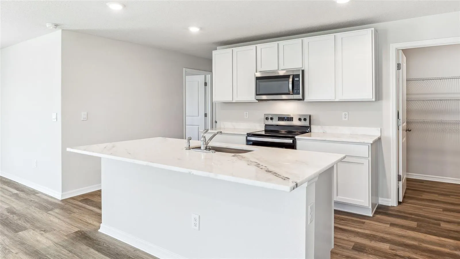 3318 BITTERROOT LN