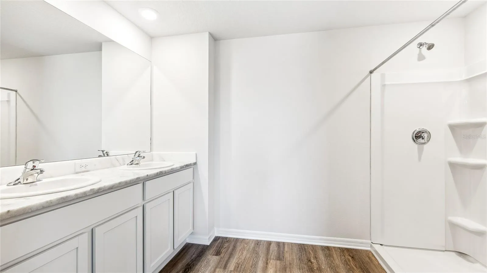 3318 BITTERROOT LN