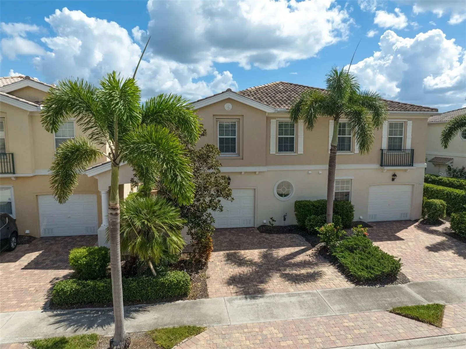 1737 BURGOS DR