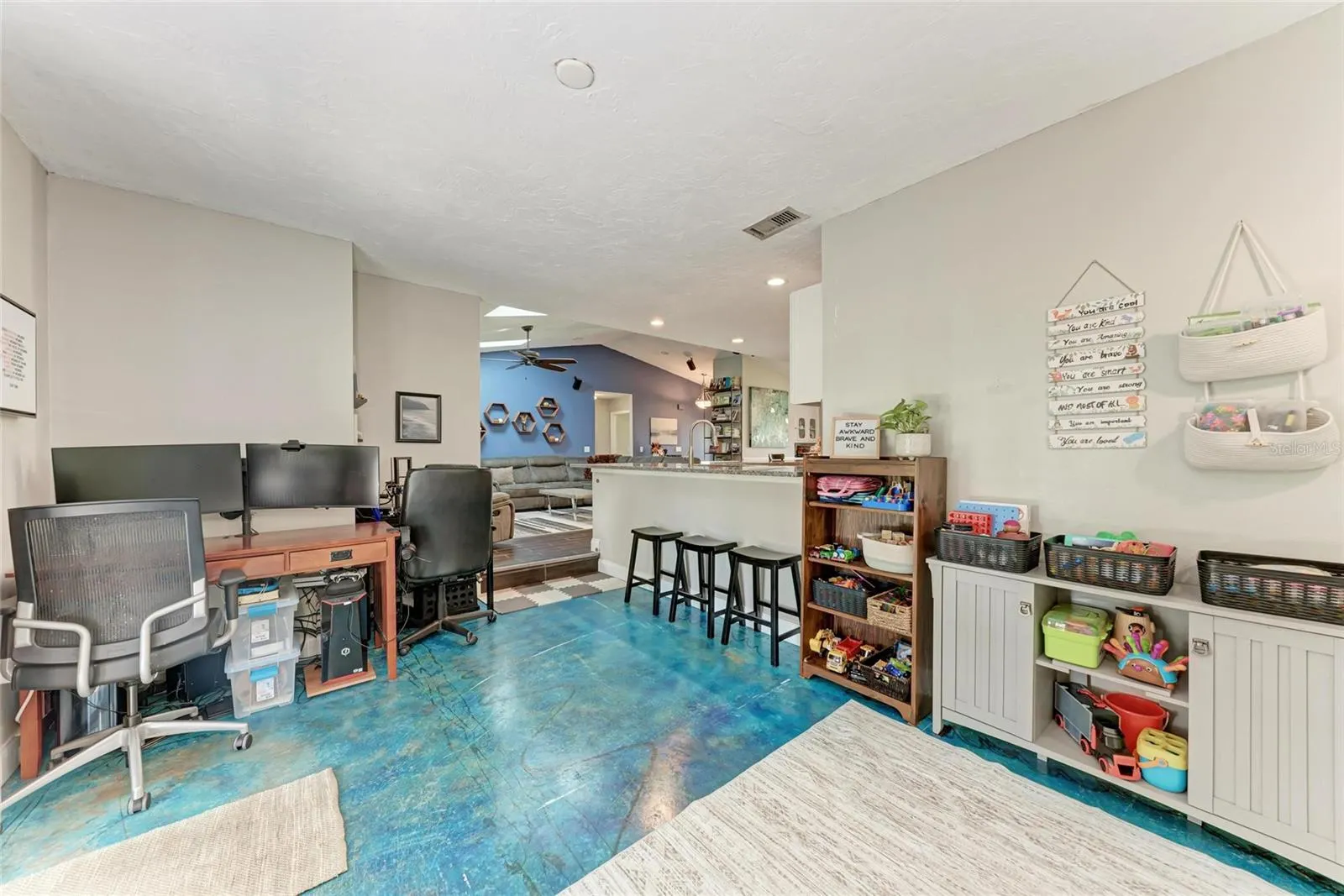 1821 RACIMO DR
