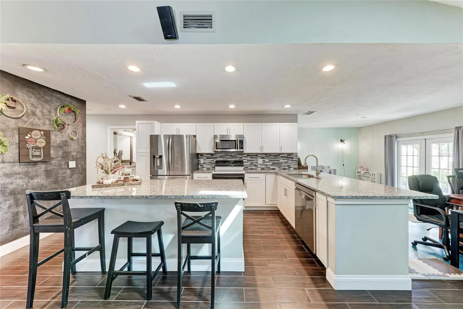 1821 RACIMO DR