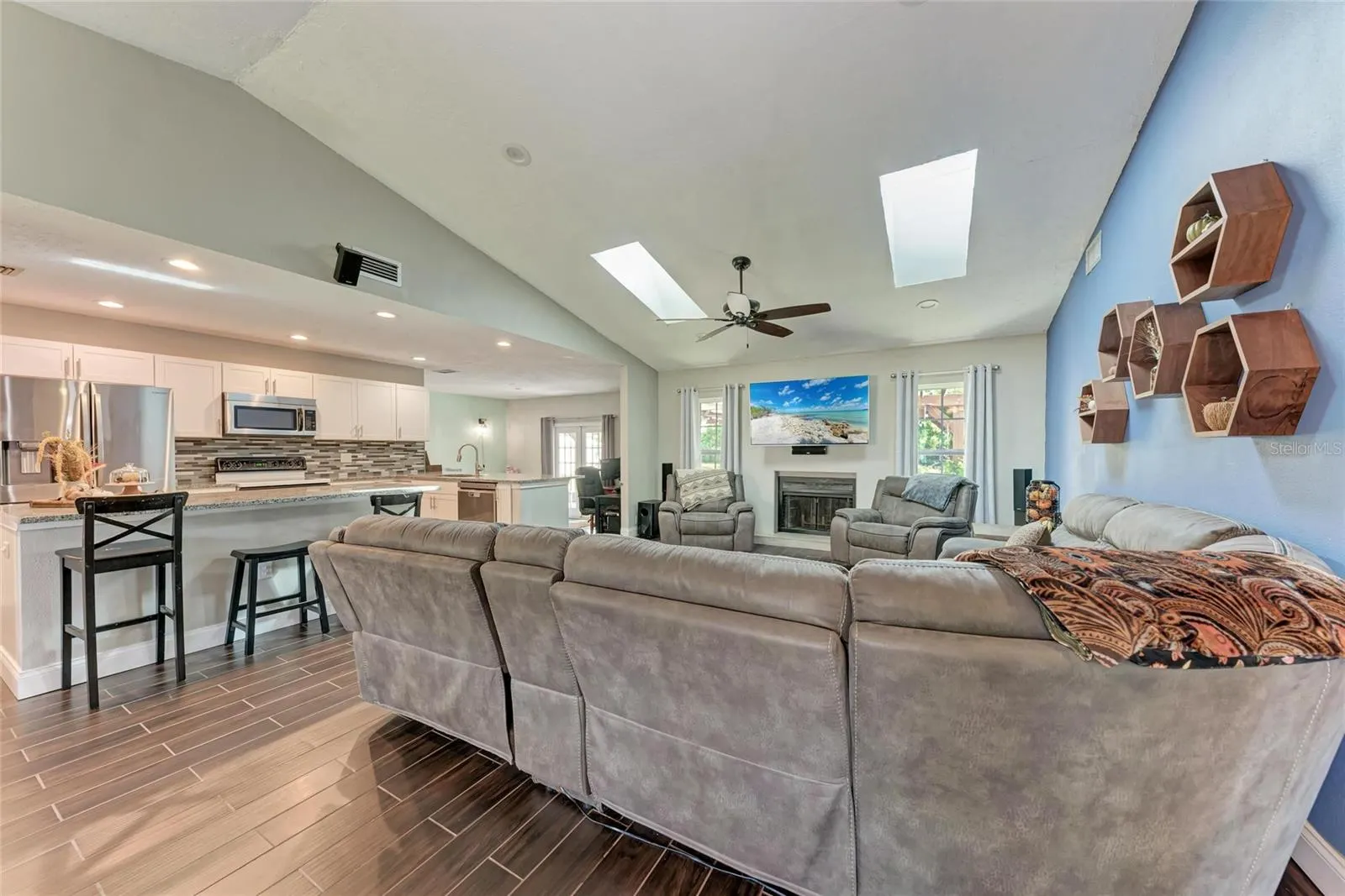 1821 RACIMO DR