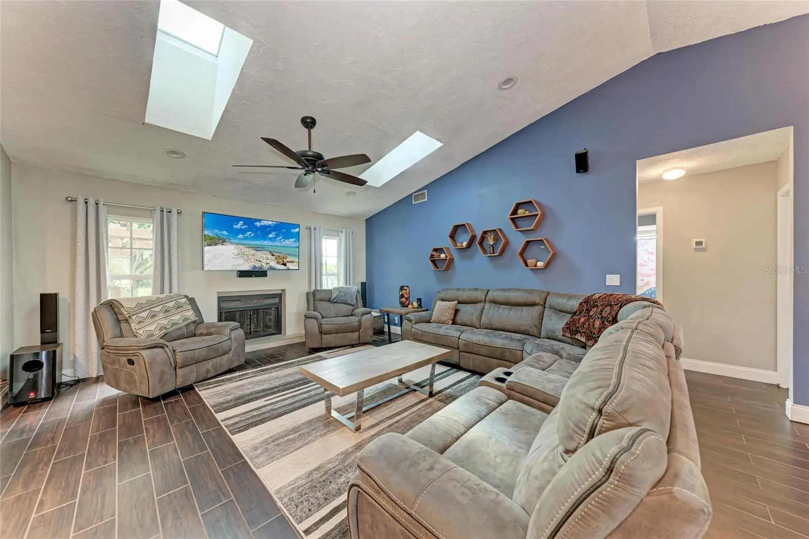 1821 RACIMO DR