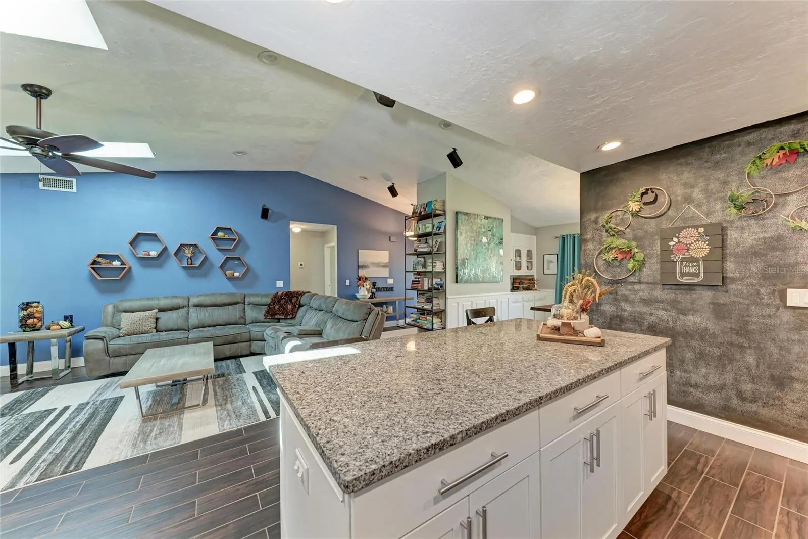 1821 RACIMO DR