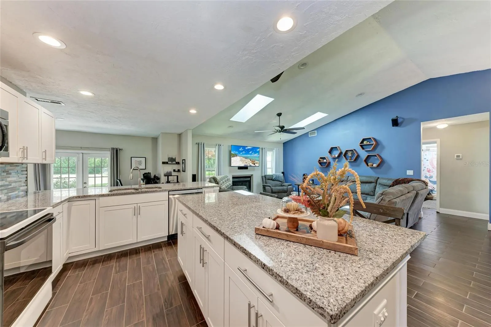 1821 RACIMO DR
