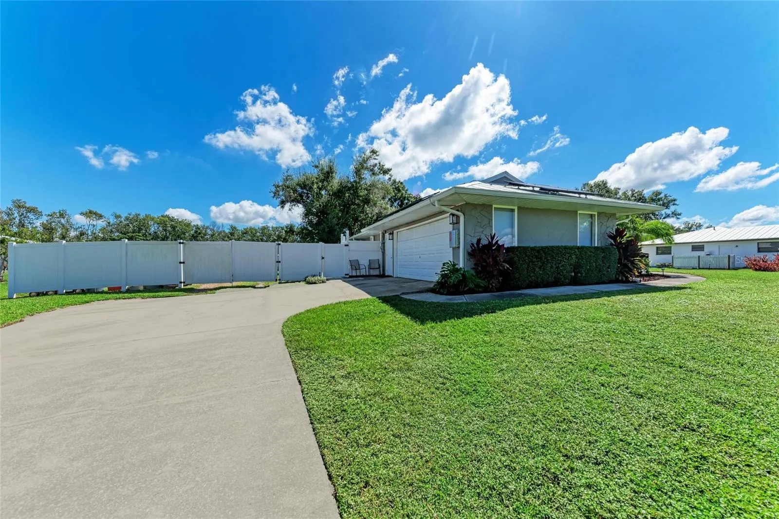 1821 RACIMO DR