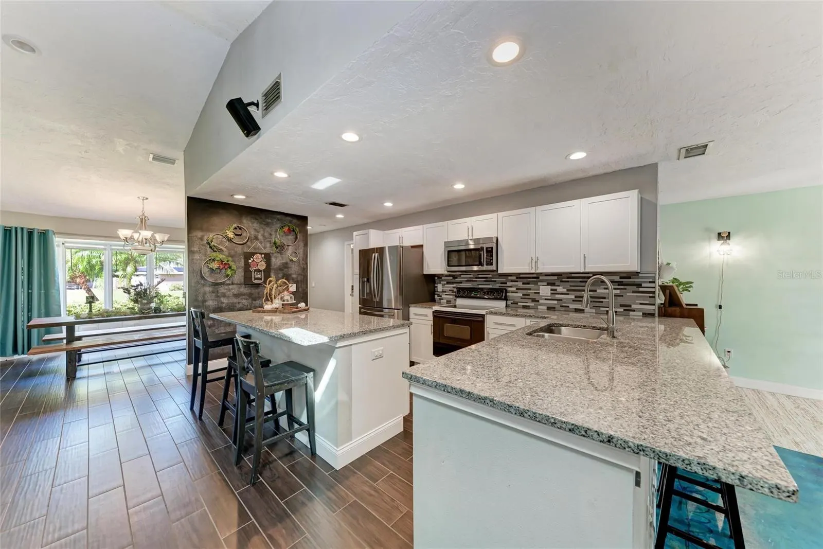 1821 RACIMO DR