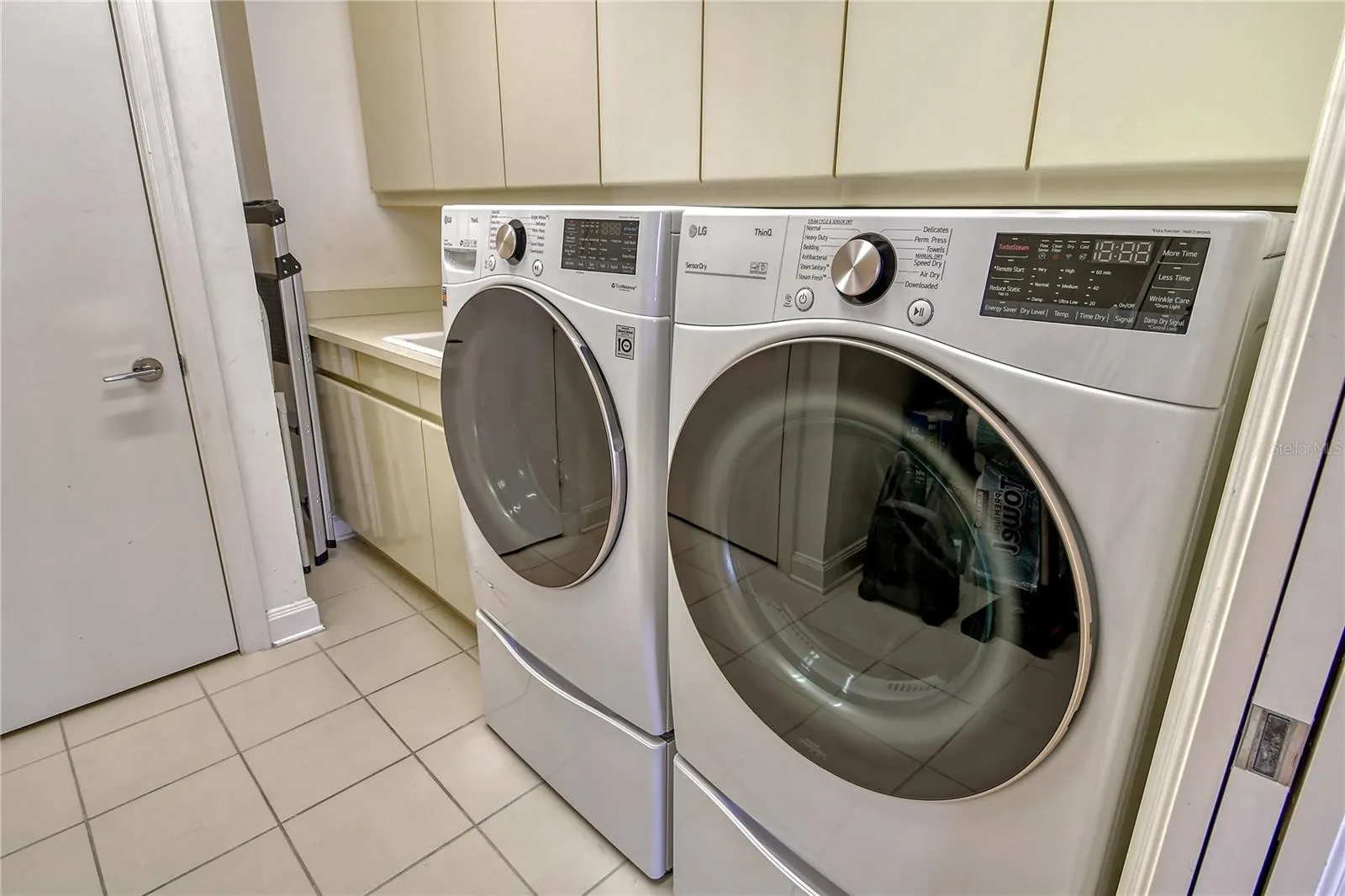 435 L AMBIANCE DR #L807, #L807