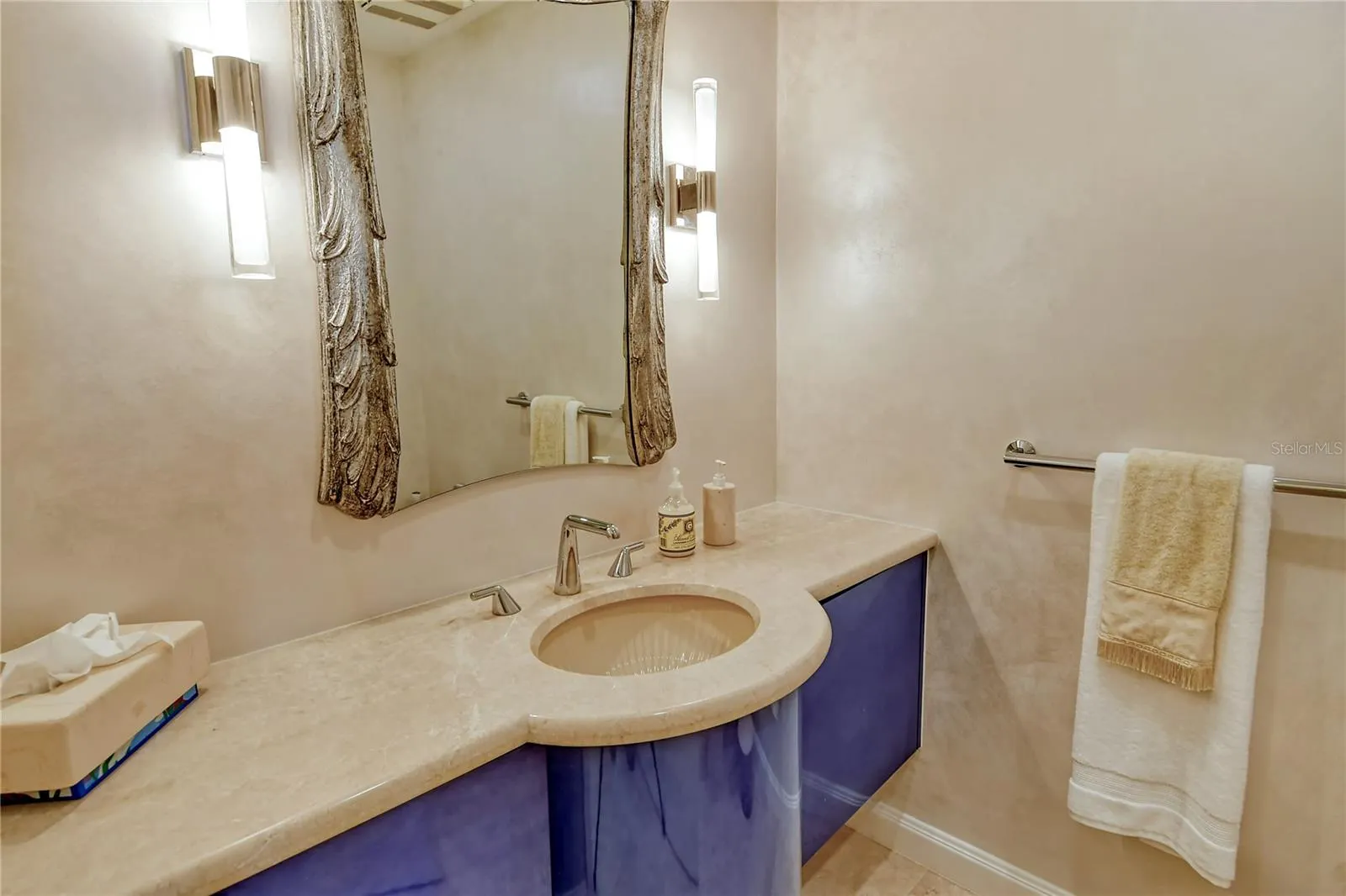 435 L AMBIANCE DR #L807, #L807