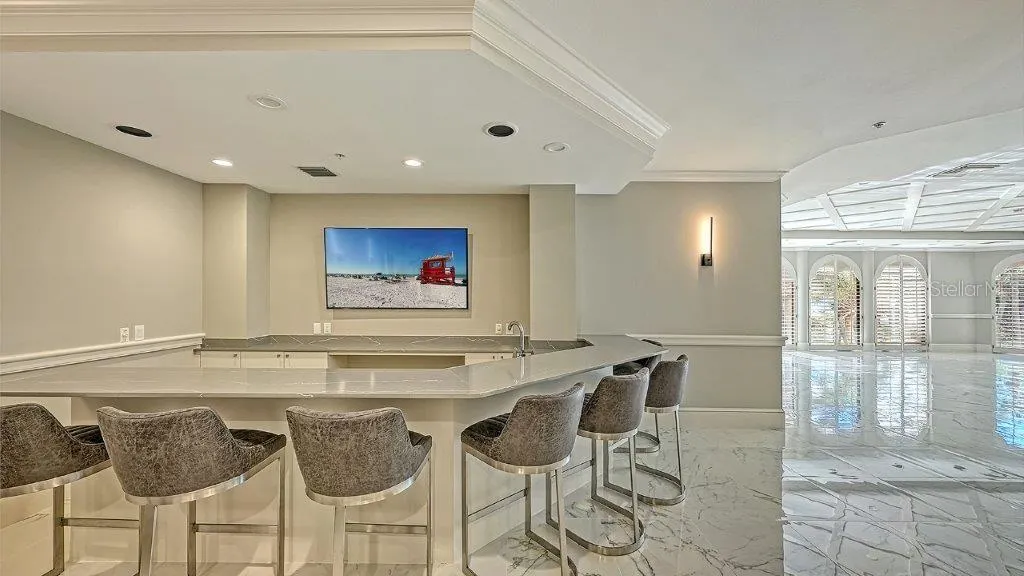435 L AMBIANCE DR #L807, #L807