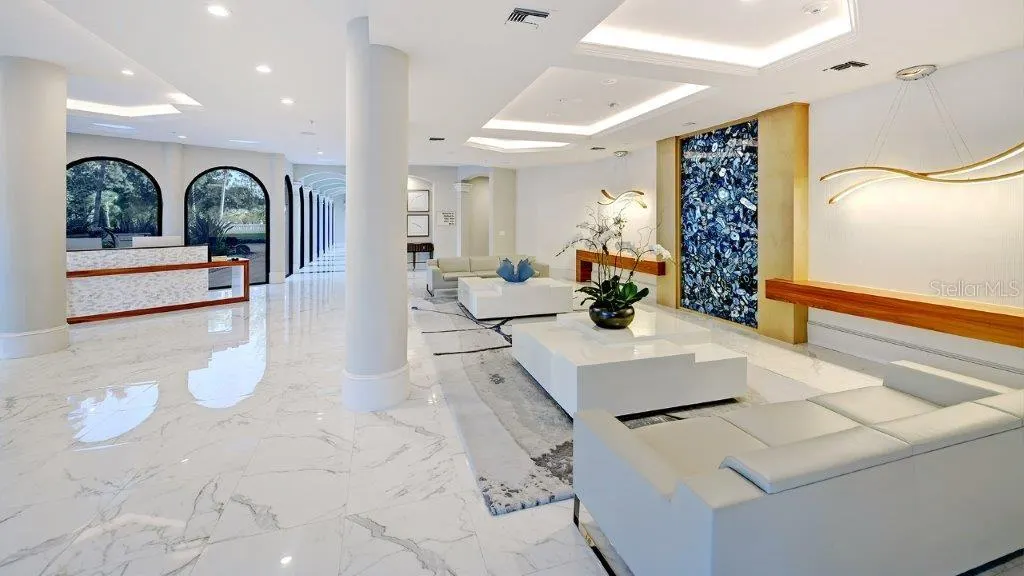 435 L AMBIANCE DR #L807, #L807
