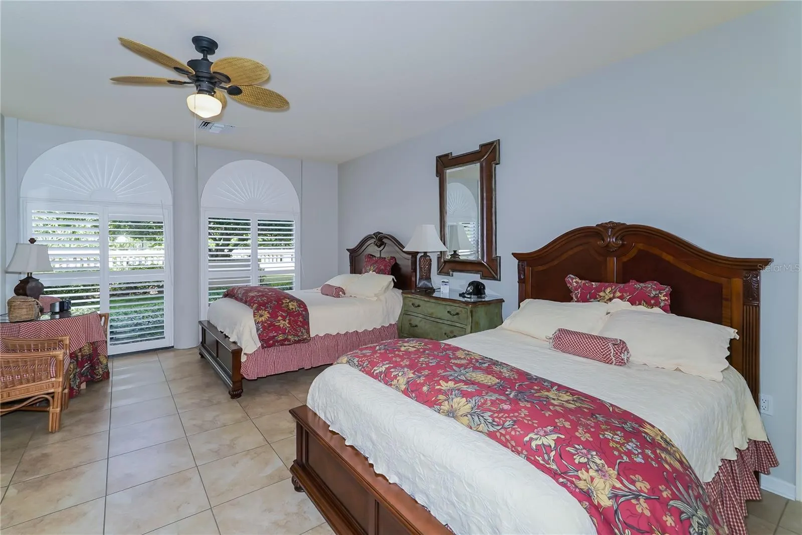 435 L AMBIANCE DR #L807, #L807