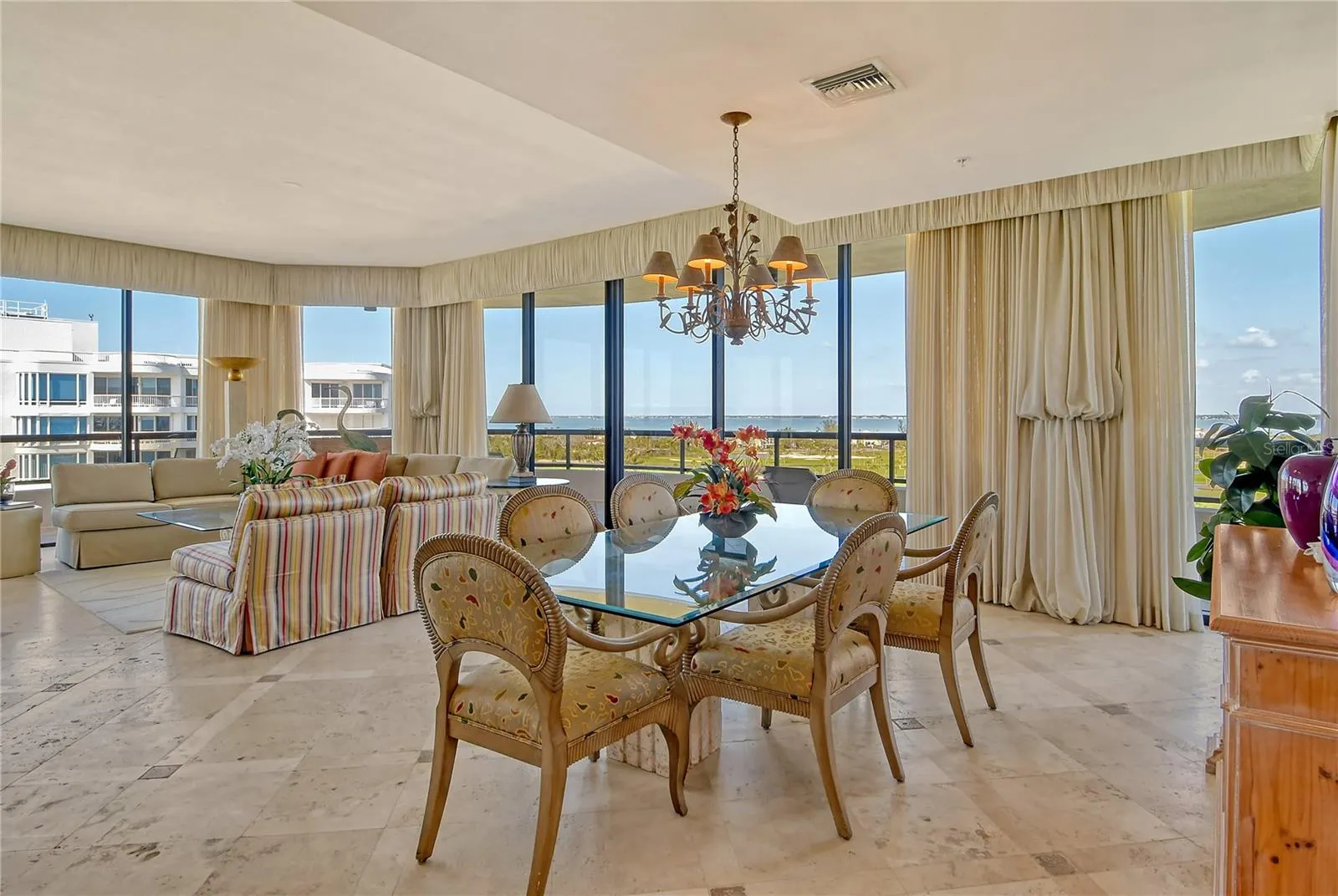 435 L AMBIANCE DR #L807, #L807