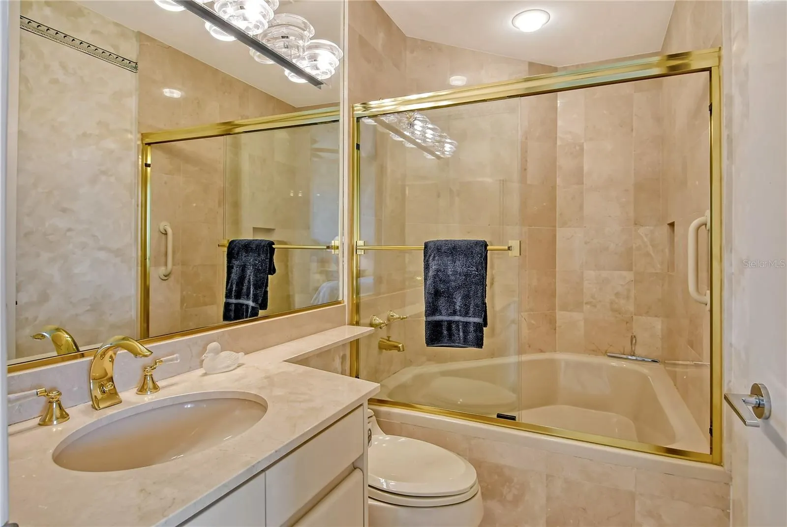 435 L AMBIANCE DR #L807, #L807