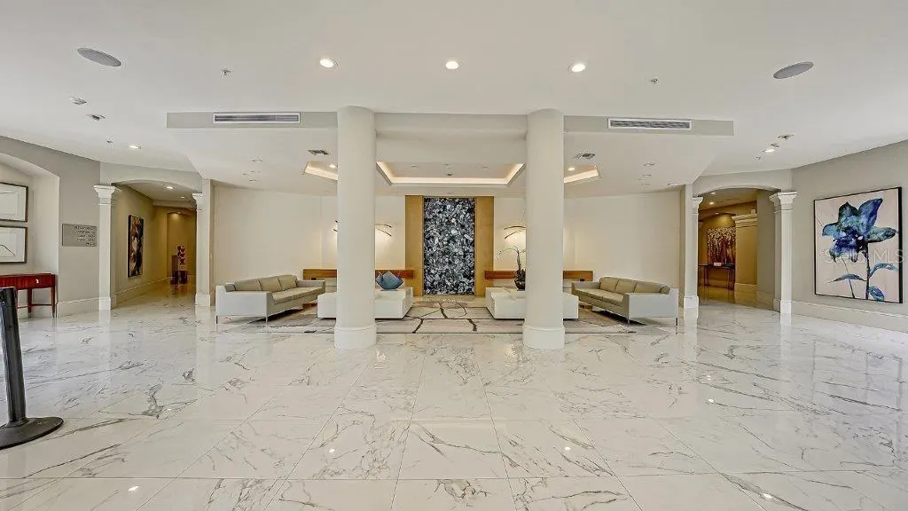 435 L AMBIANCE DR #L807, #L807