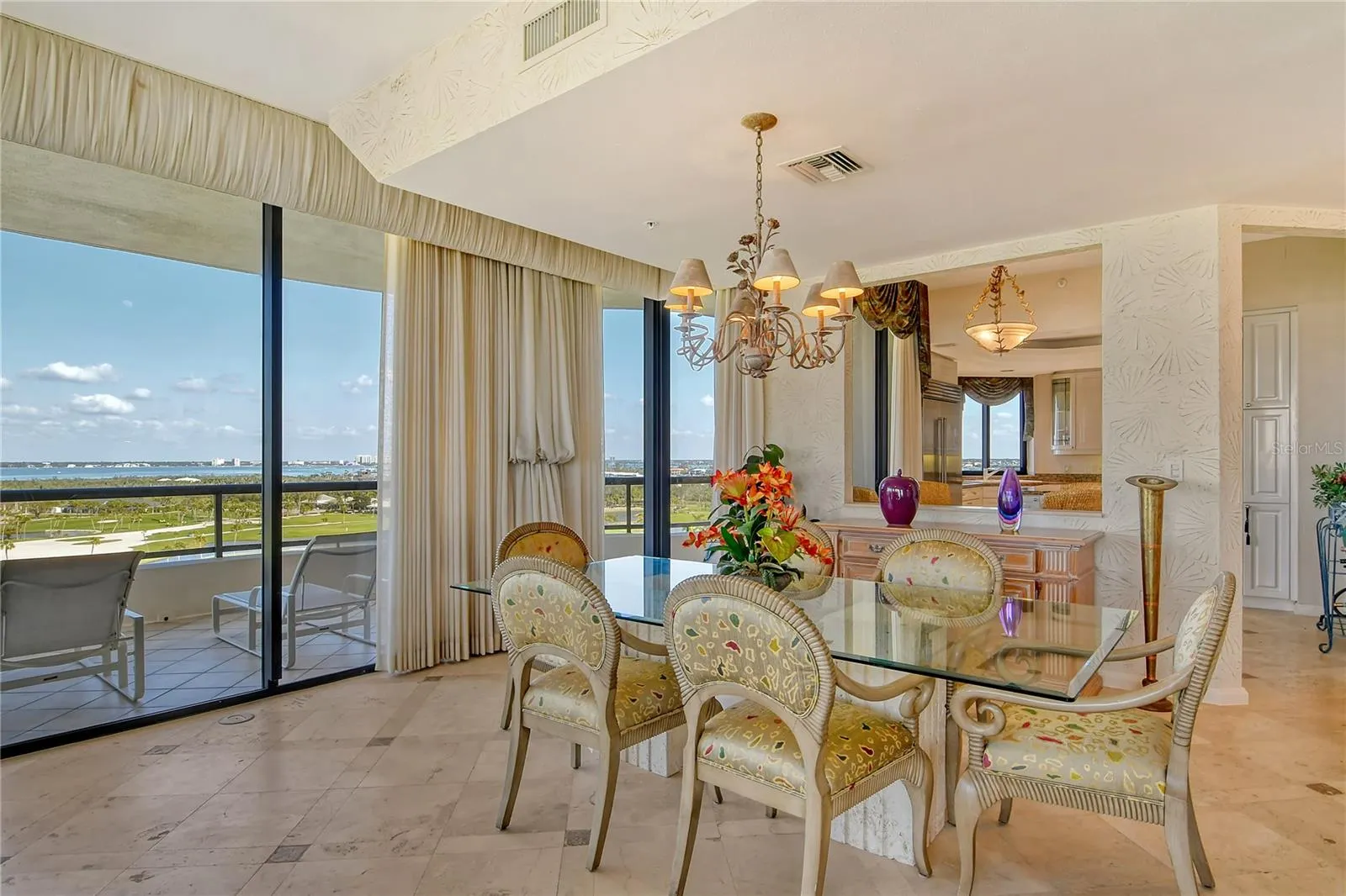 435 L AMBIANCE DR #L807, #L807