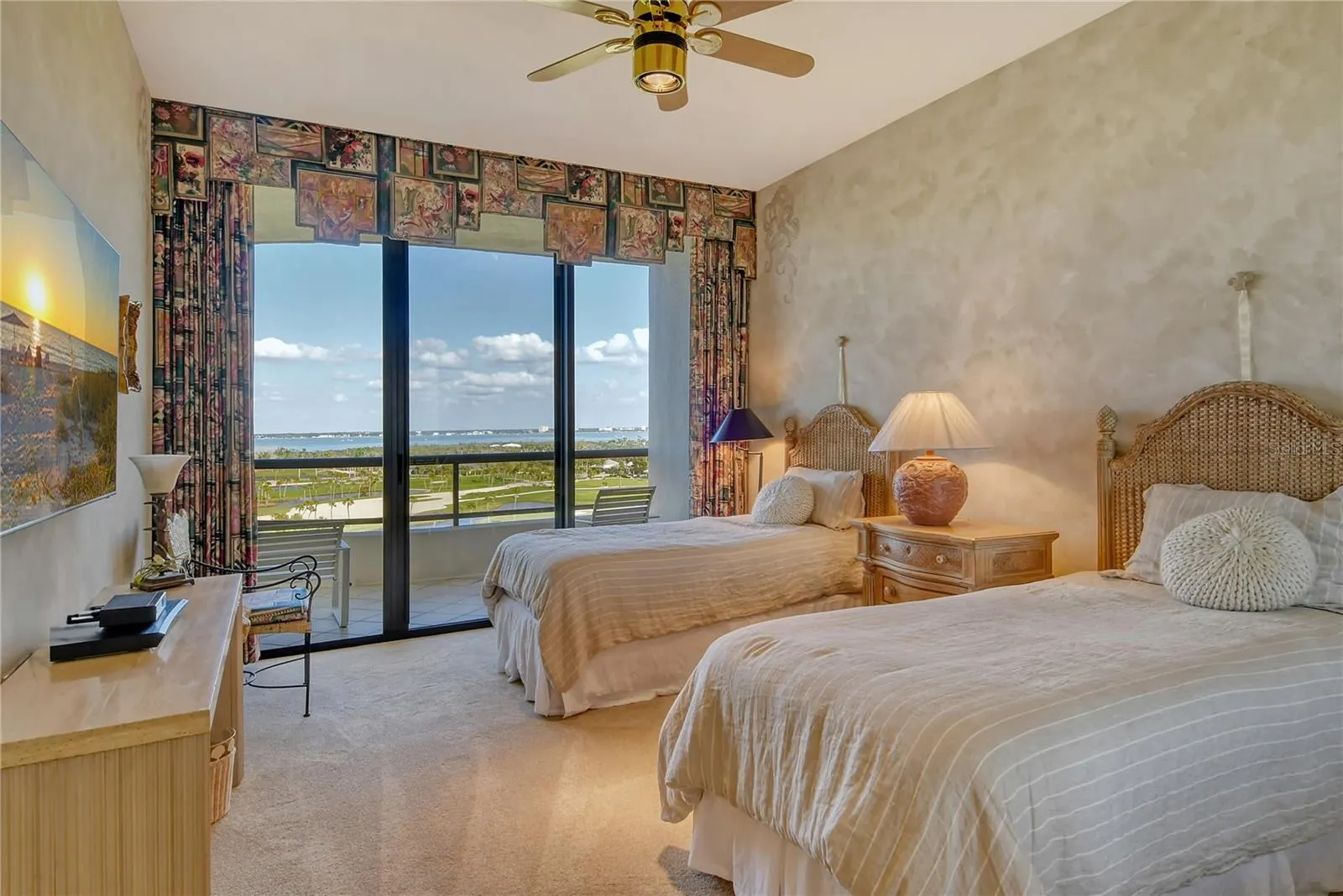 435 L AMBIANCE DR #L807, #L807