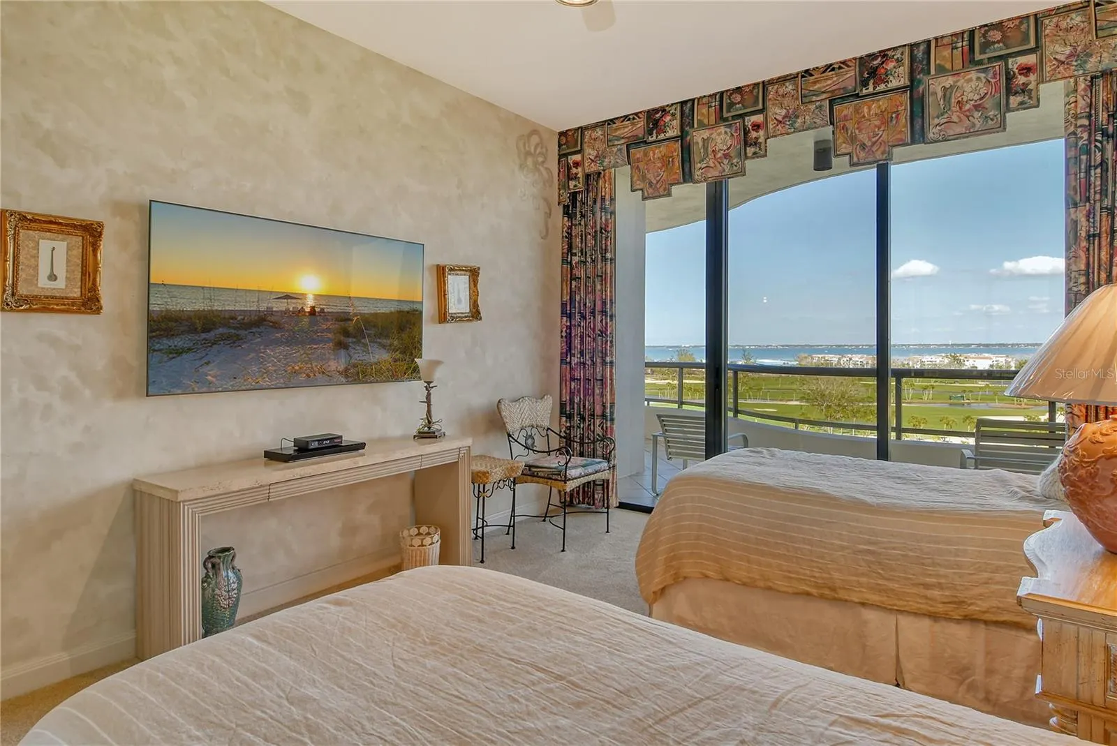 435 L AMBIANCE DR #L807, #L807